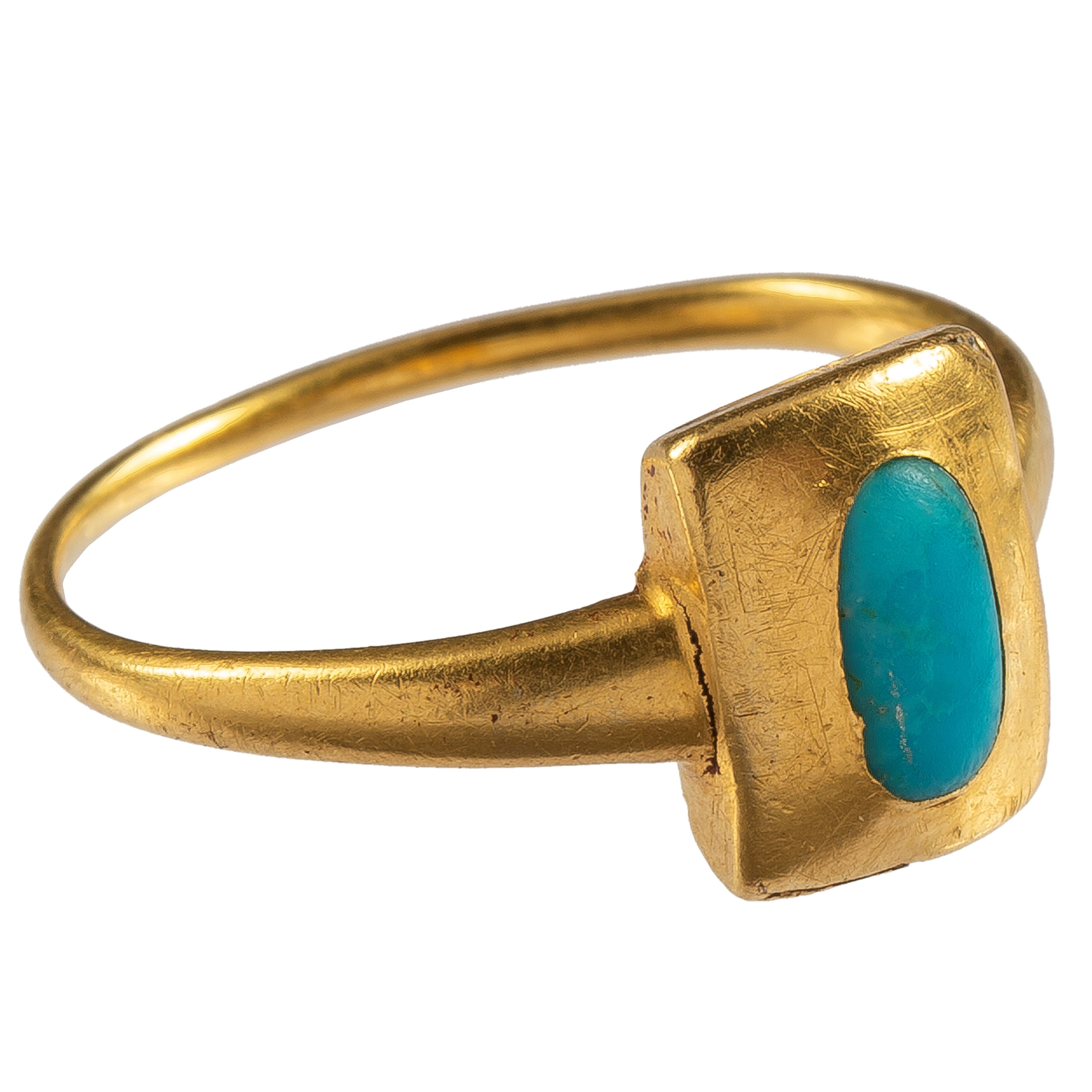 Antique Gold Renaissance Ring with Turquoise Cabochon 1