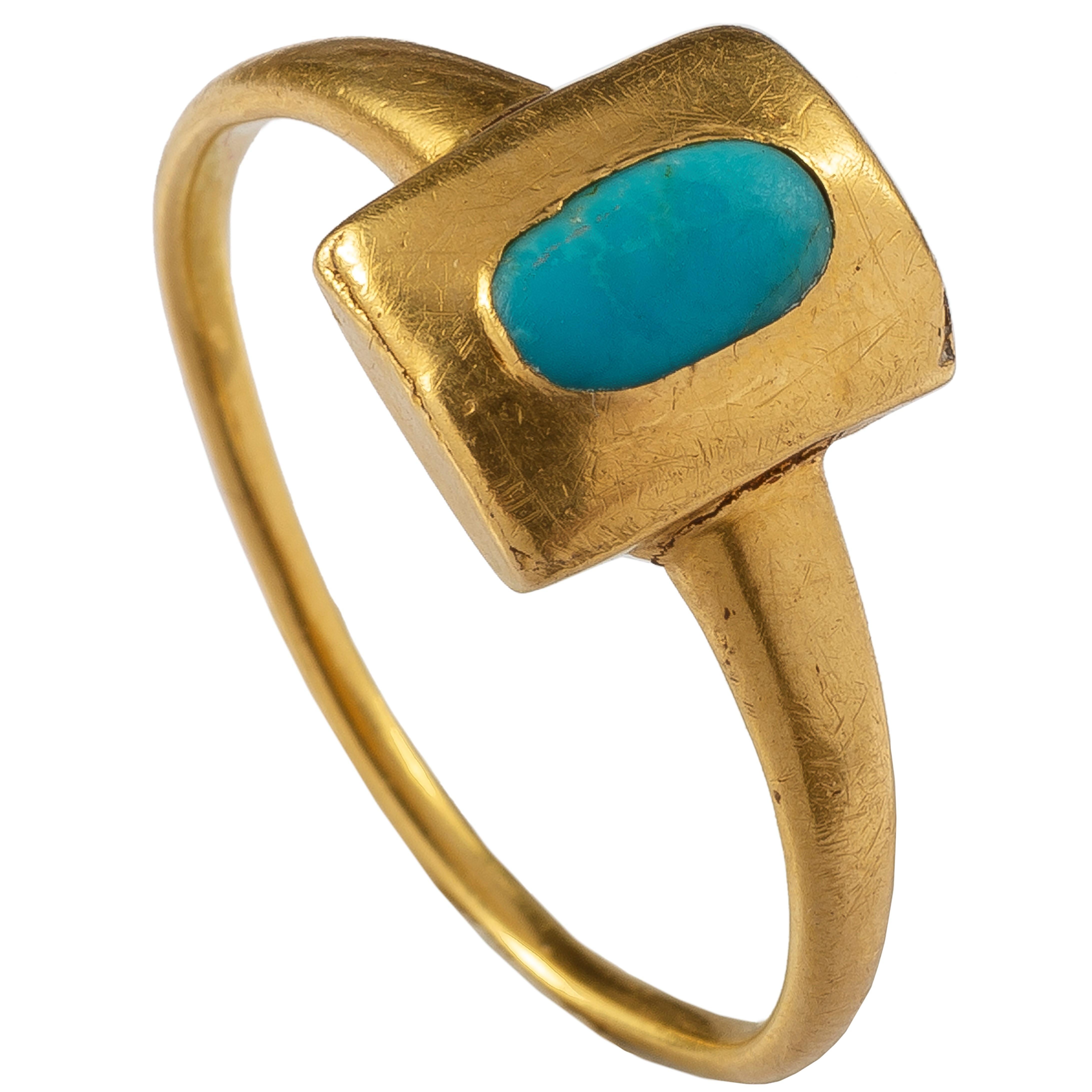 Antique Gold Renaissance Ring with Turquoise Cabochon 2