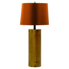Antiker Lampensockel aus Goldharz mit Seidenschirm von Studio Sturdy
