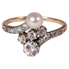 Antique gold ring with diamonds and pearl, Toi et Moi, France, early XX century.