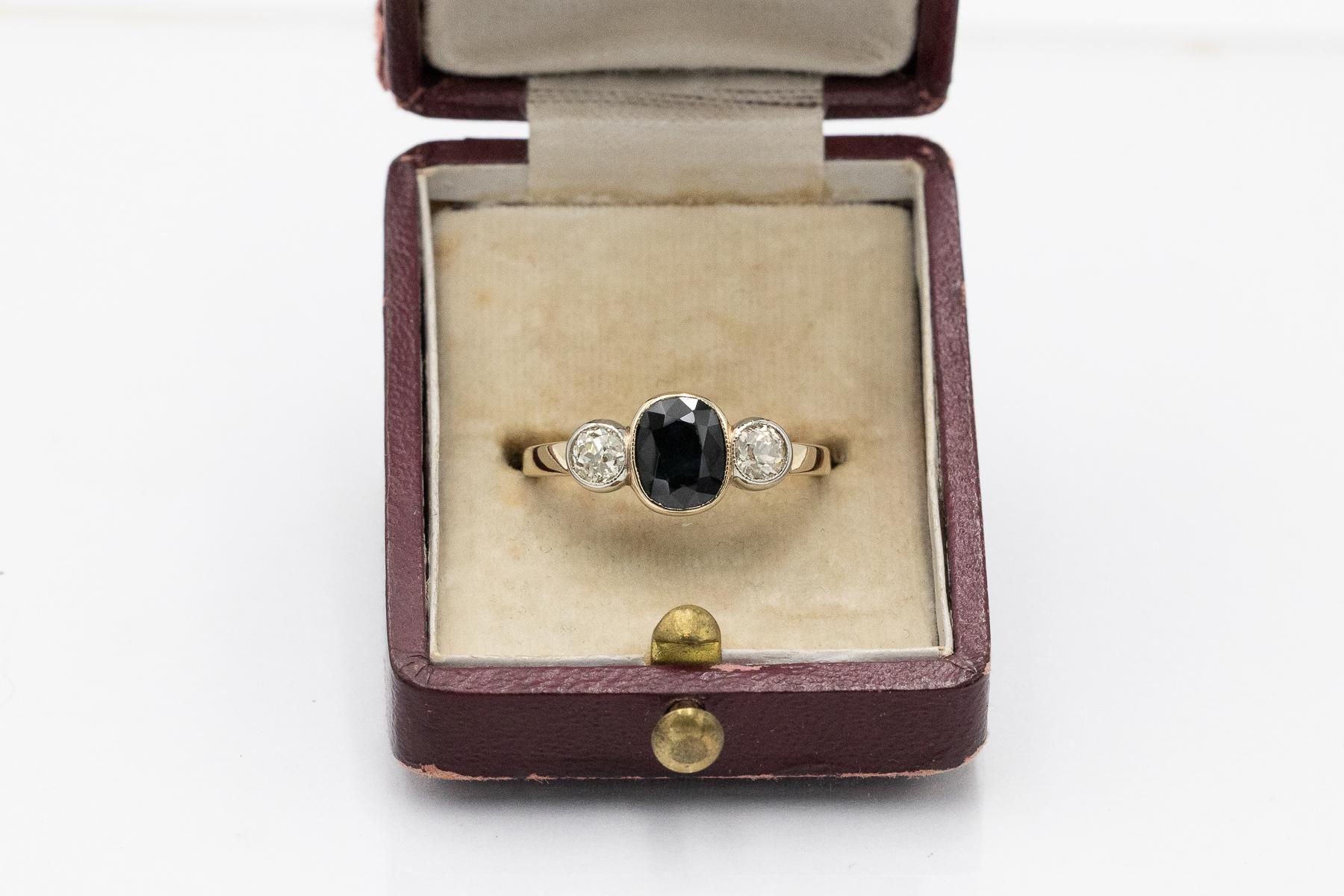 Art Deco Antique gold ring with sapphire and diamonds, Austria, circa 1930s. For Sale
