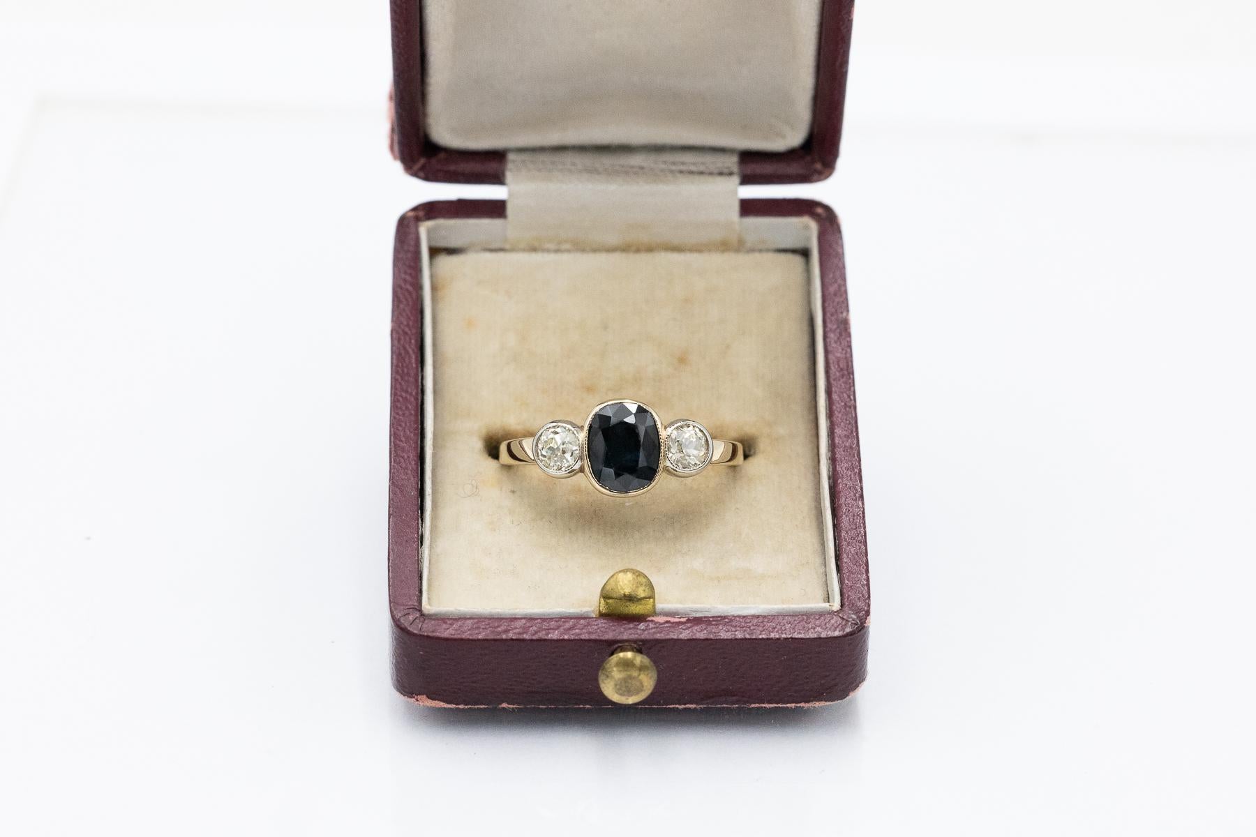 Antique gold ring with sapphire and diamonds, Austria, circa 1930s. For Sale 2