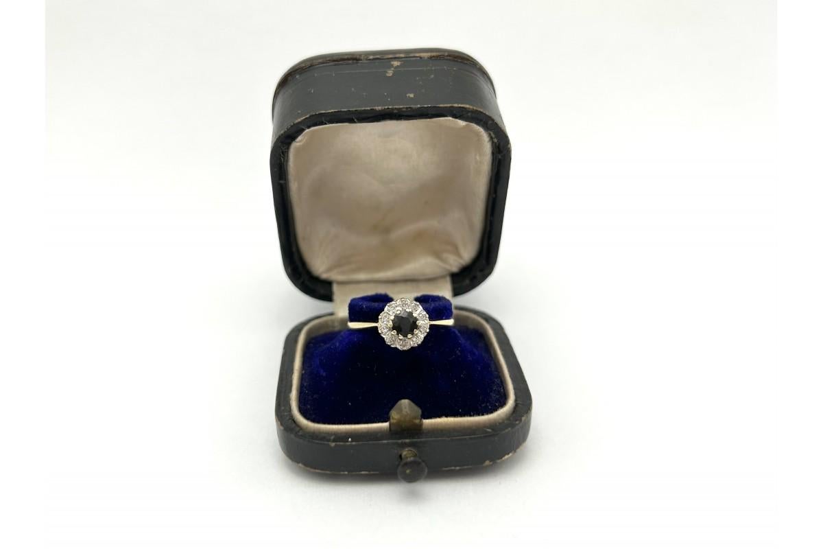 Antiker Goldring mit Saphir und Diamanten, Großbritannien, London, Mitte des 20. Jahrhunderts 5