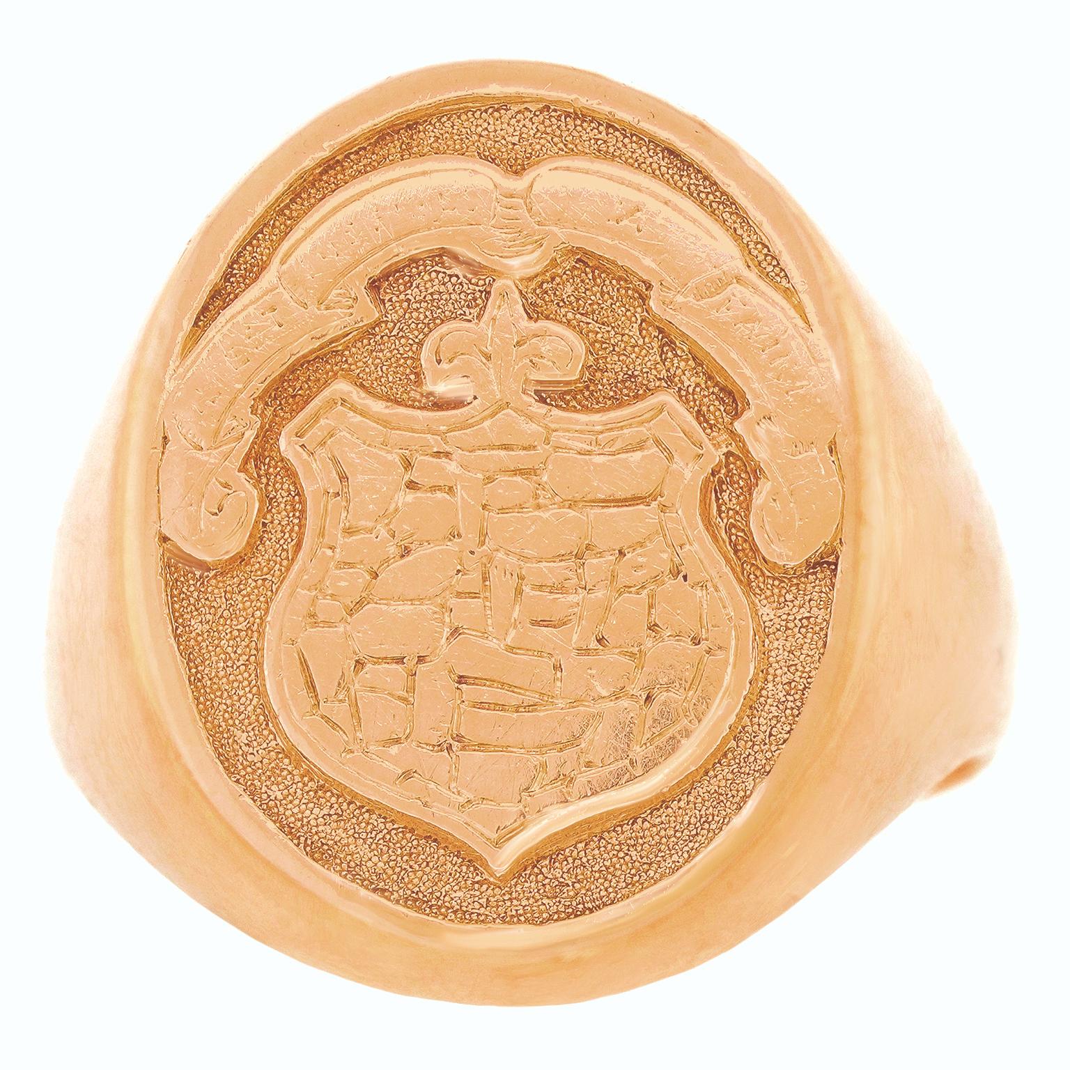 Antique Gold Signet Ring In Excellent Condition In Litchfield, CT