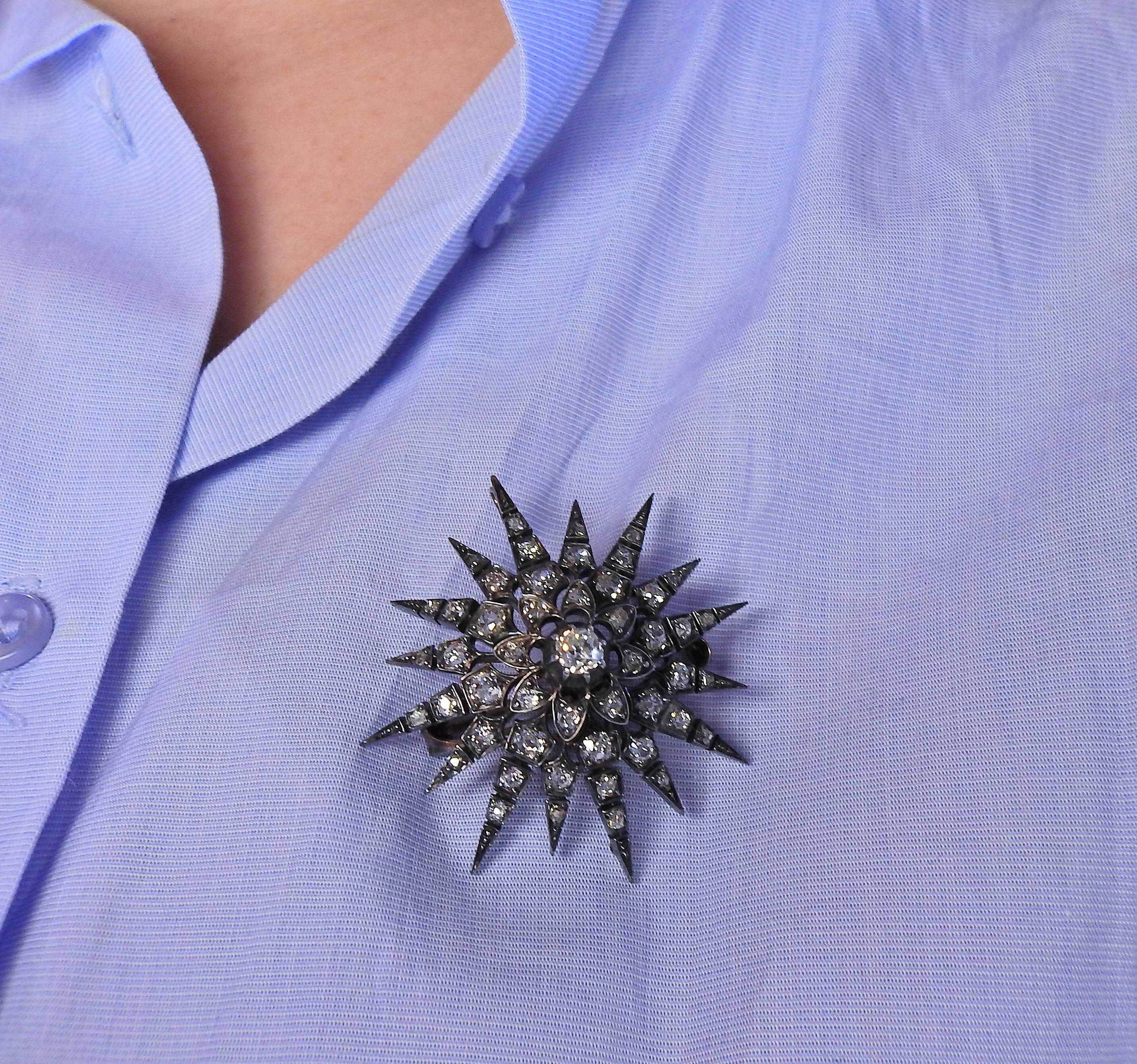 Antique Gold Silver Diamond Starburst Brooch Pendant In Excellent Condition For Sale In New York, NY