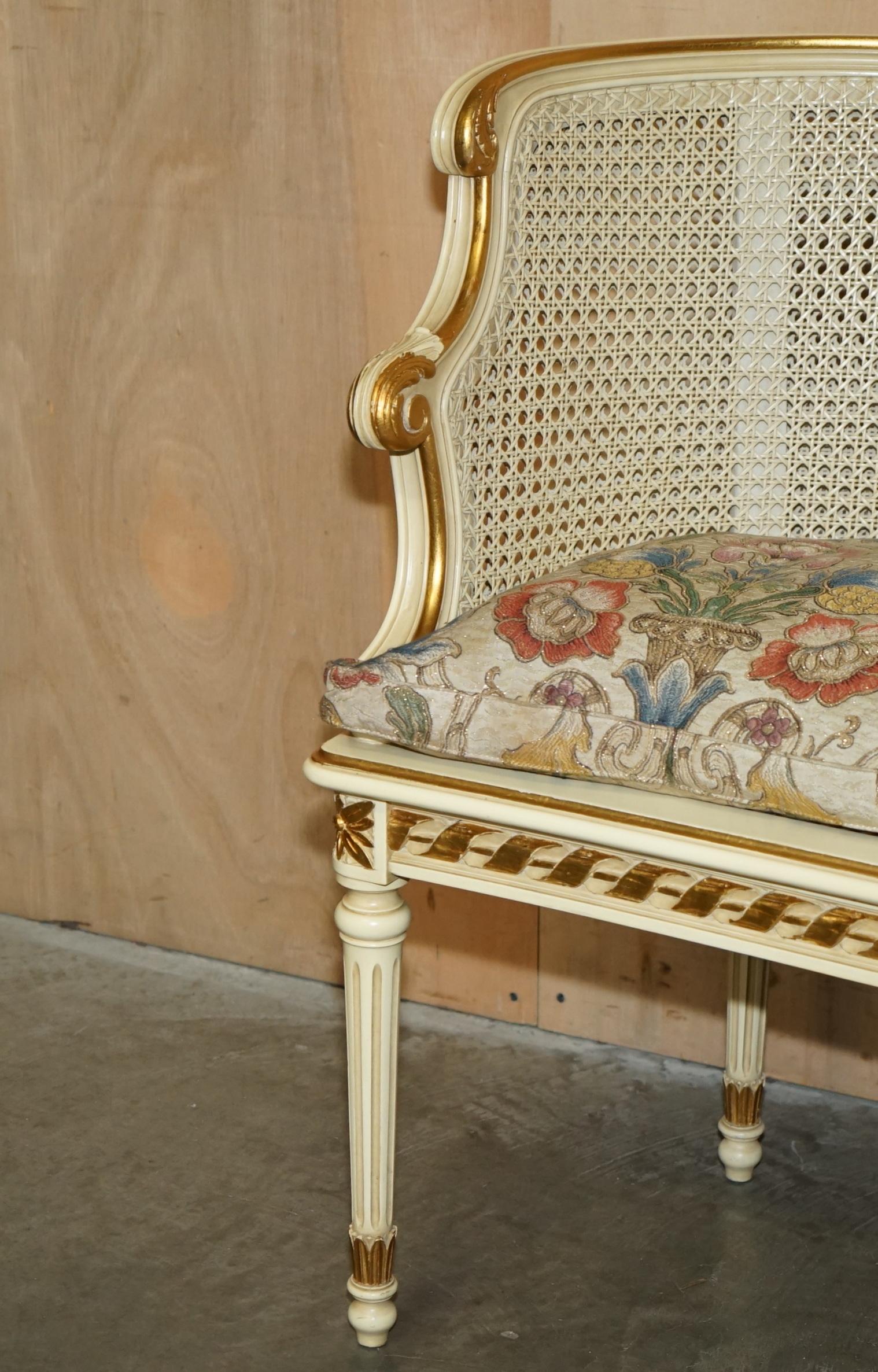 ANTIQUE GOLD & SILVER LEAF EMBROIDERED FRENCH LOUIS BERGERE WiNDOW SEAT BENCH For Sale 1