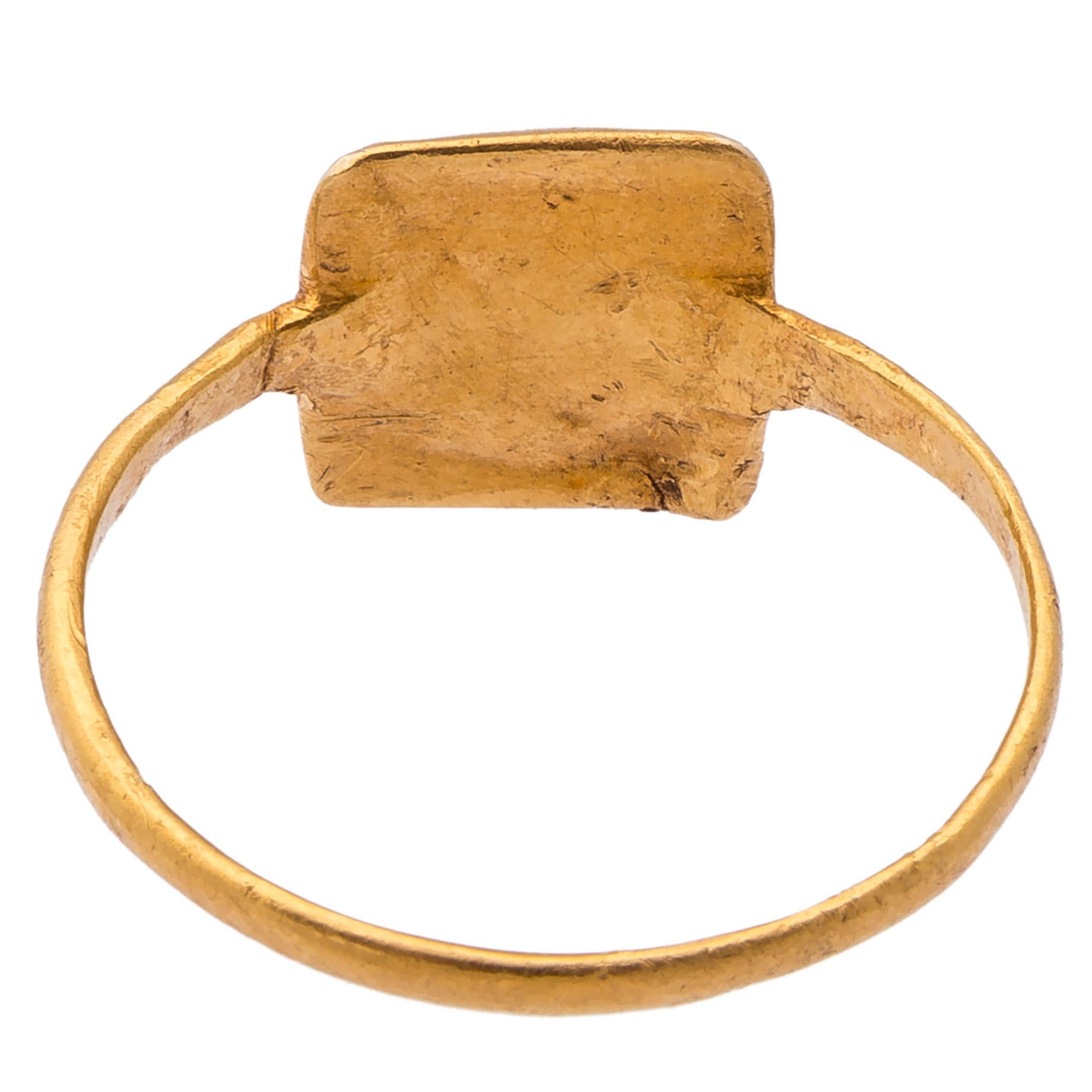 Antiker Ring „Tart Mold“ aus Gold (Mittelalterlich) im Angebot