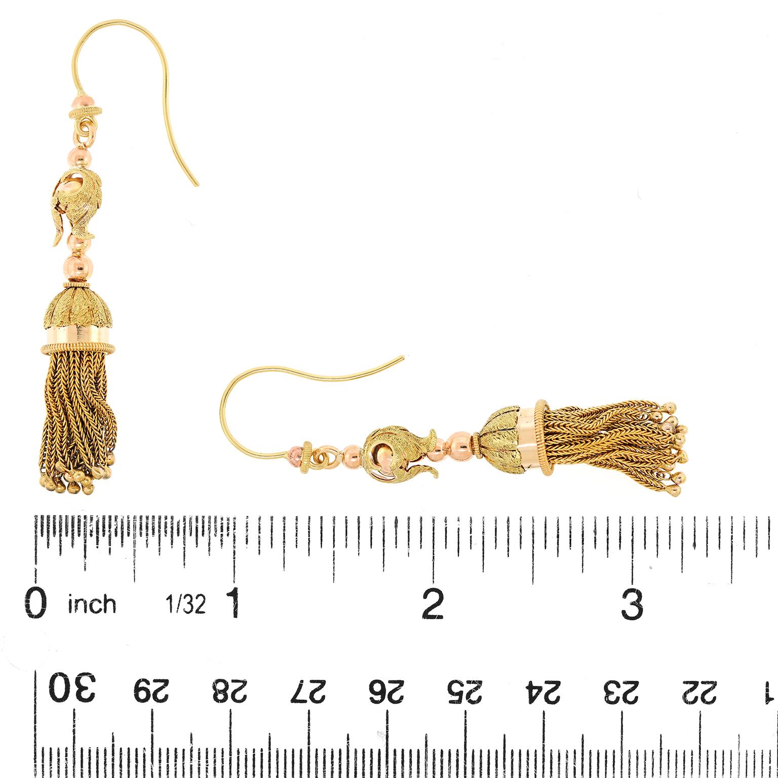 Orecchini con nappe in oro antico in vendita 1