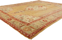 1900's Gold Turkish Medallion Oushak Rug with Traditional Style