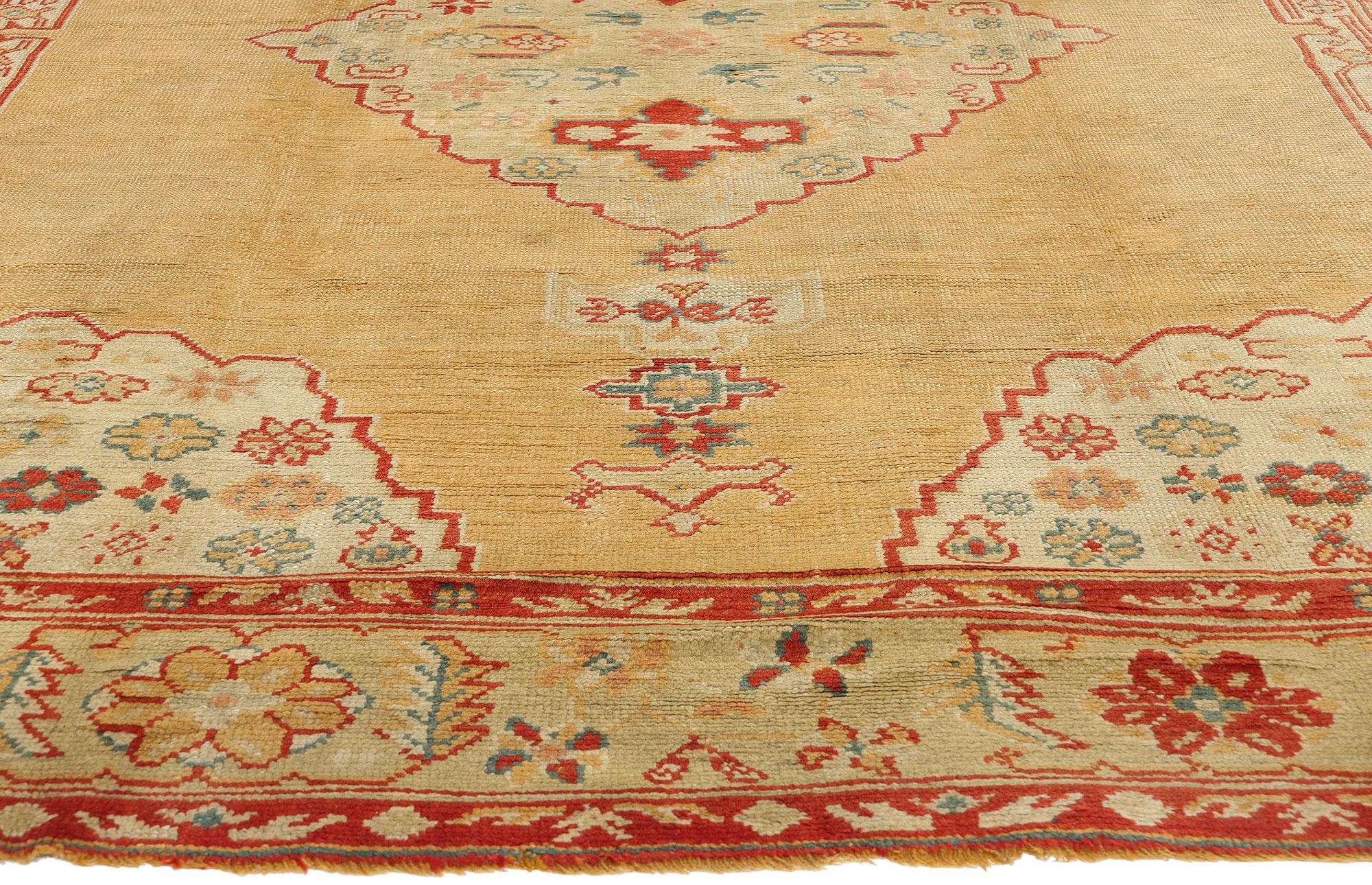 Hand-Knotted 1900's Gold Turkish Medallion Oushak Rug with Traditional Style For Sale