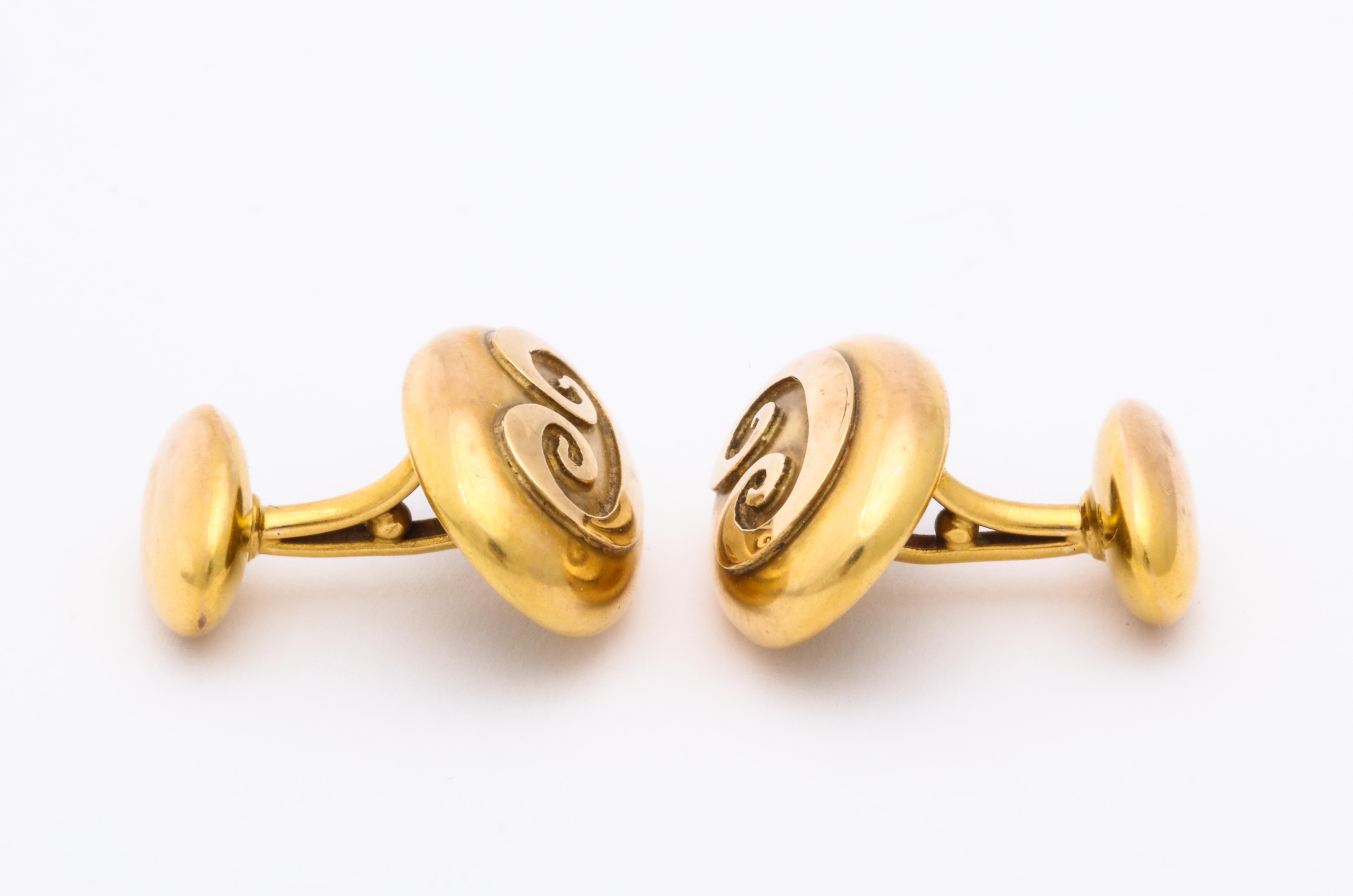 Antique Gold Unisex Art Nouveau Cufflinks In Excellent Condition In Stamford, CT