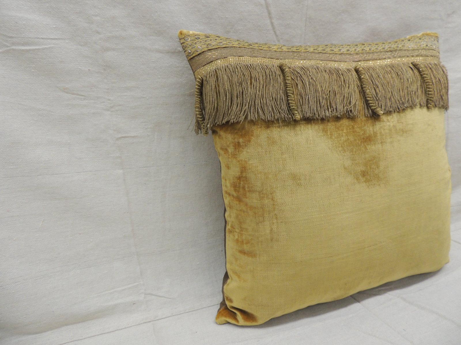 Antique gold velvet decorative square pillow embellished with 19th century metallic trims
and gold metallic threads fring. Golden silk backing.
Decorative pillow handcrafted and designed in the USA.
Closure by stitch (no zipper closure) with
