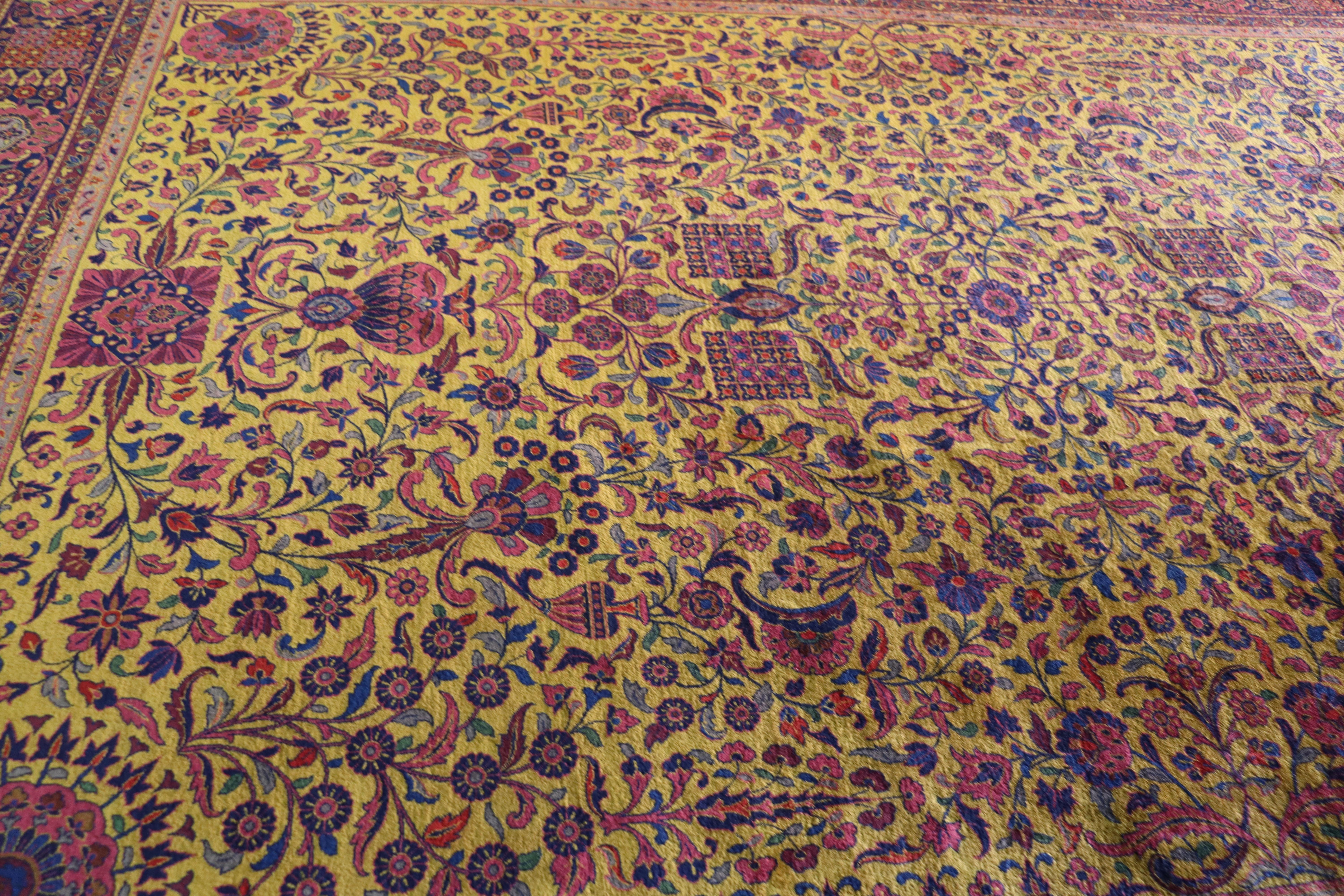 Antique Golden Manchester Kashan Carpet, The Finest, 10' x 14' In Excellent Condition For Sale In Evanston, IL