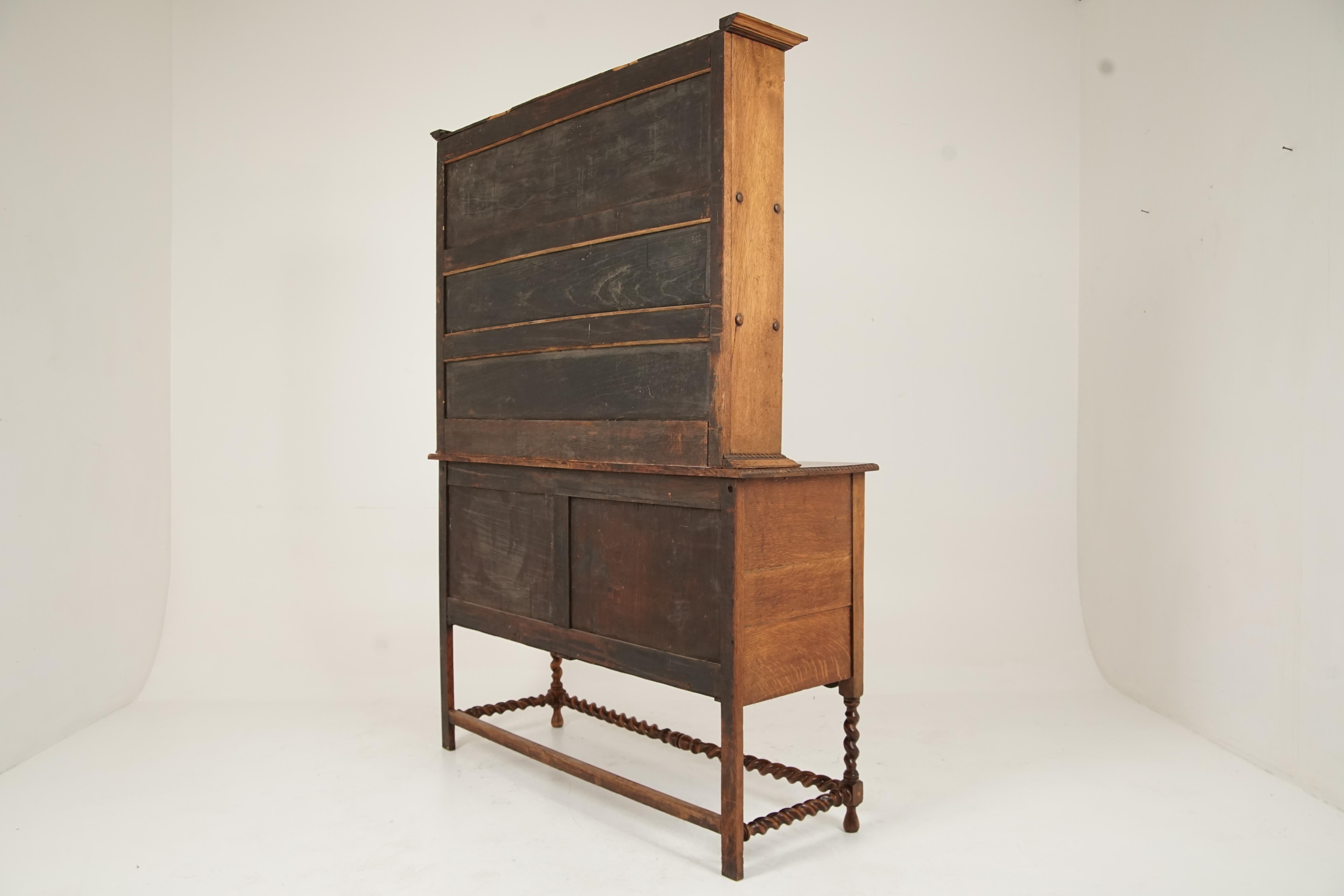 Antique Golden Oak Barley Twist Welsh Dresser, Plate Rack, Scotland, 1920 In Good Condition In Vancouver, BC