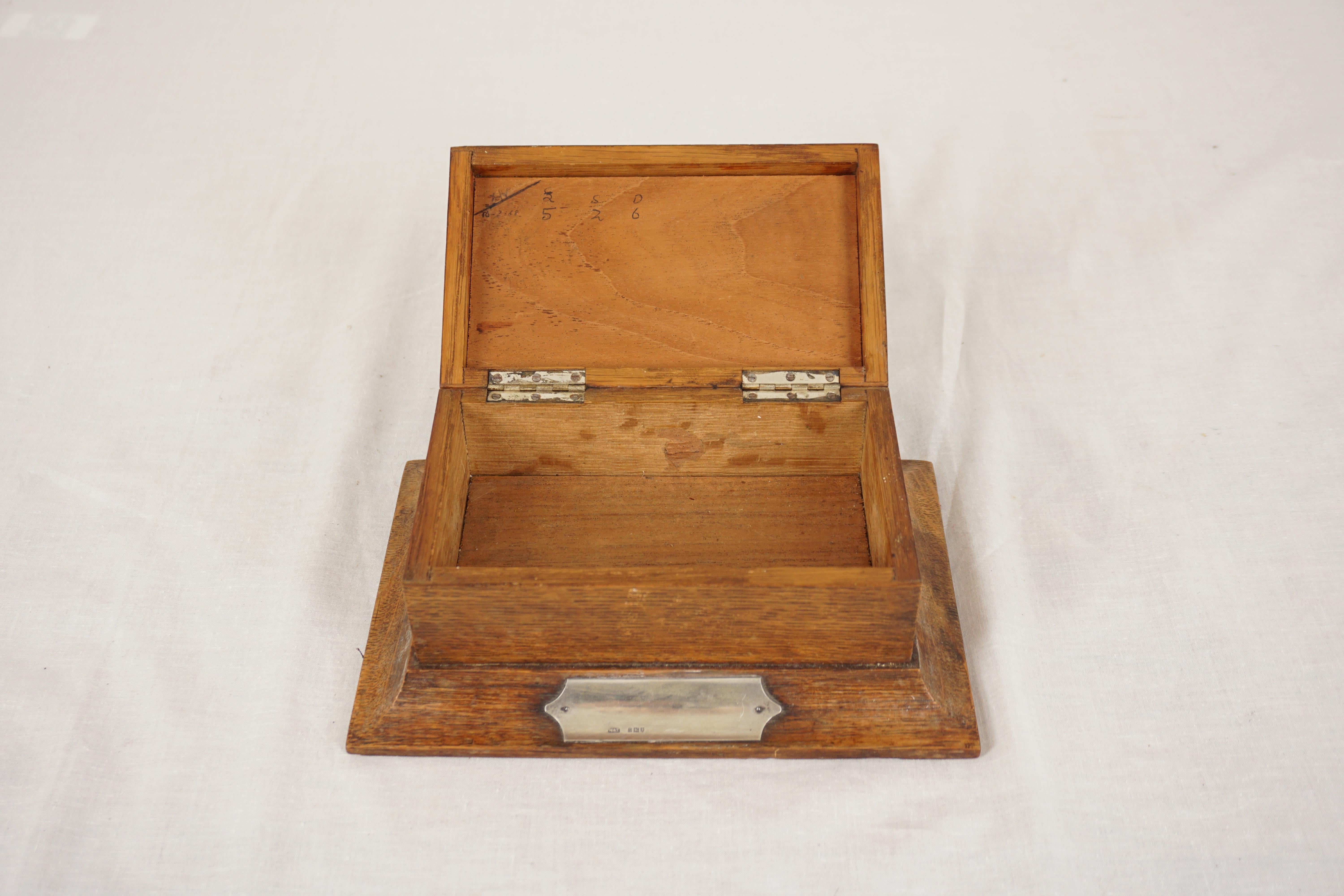 Fait main Boîte à bijoux ancienne en chêne doré, Arts & Crafts, boîte à cartes, Écosse, 1910, H1082 en vente