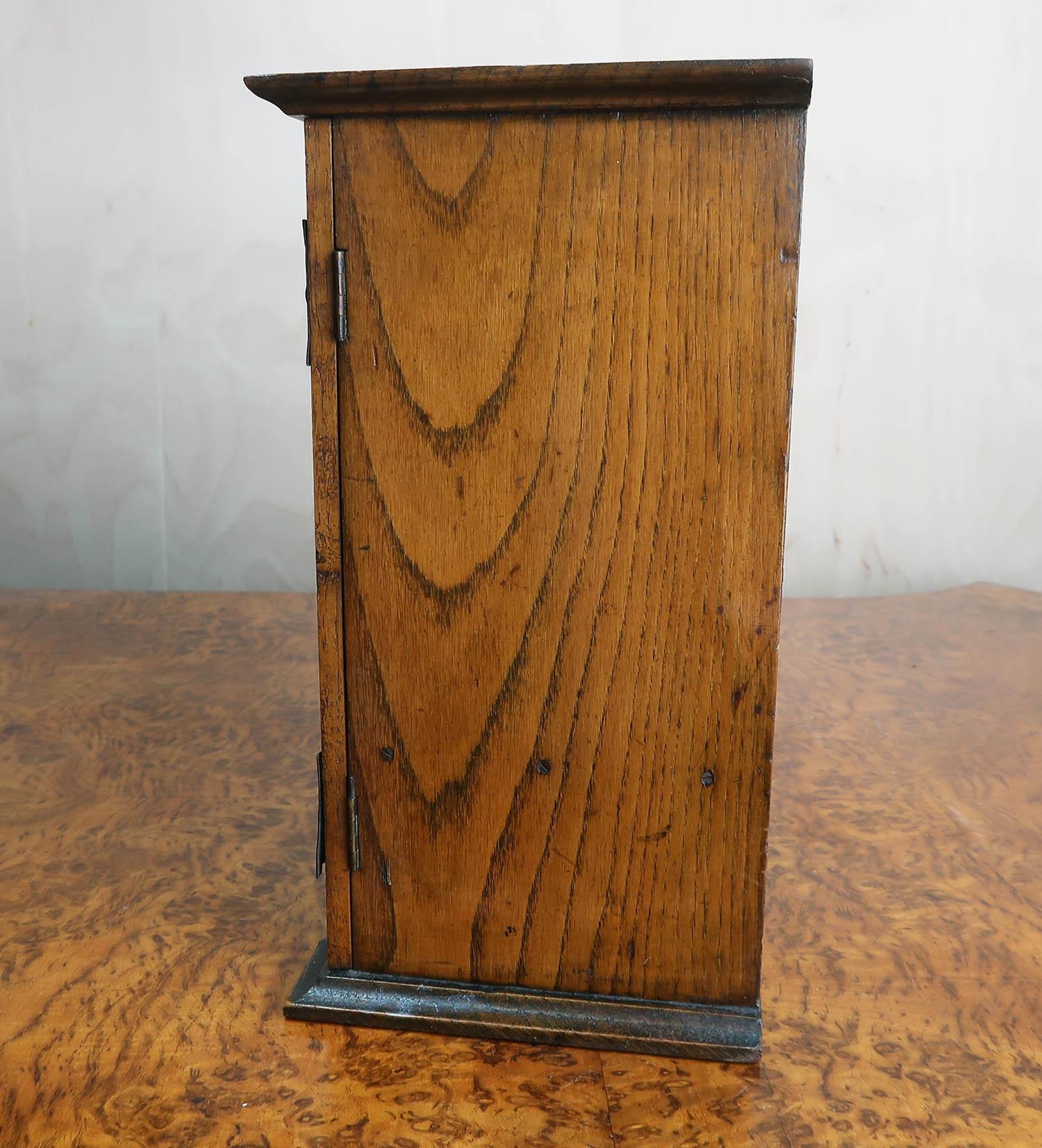 Antiguo mueble ahumador de roble dorado. Inglés C.1910 Otro