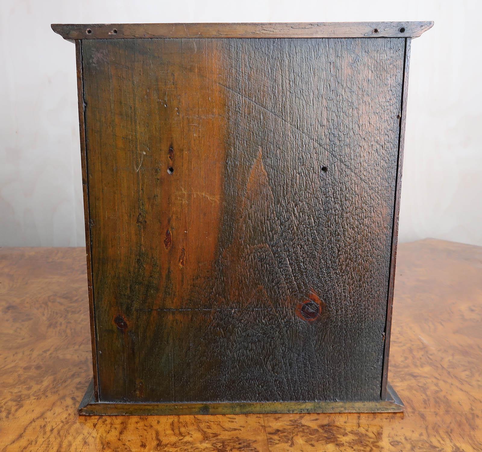 Antiguo mueble ahumador de roble dorado. Inglés C.1910 en Bueno Estado en St Annes, Lancashire