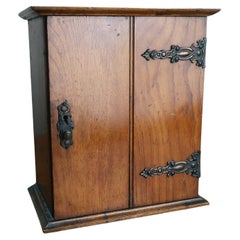 Antiguo mueble ahumador de roble dorado. Inglés C.1910
