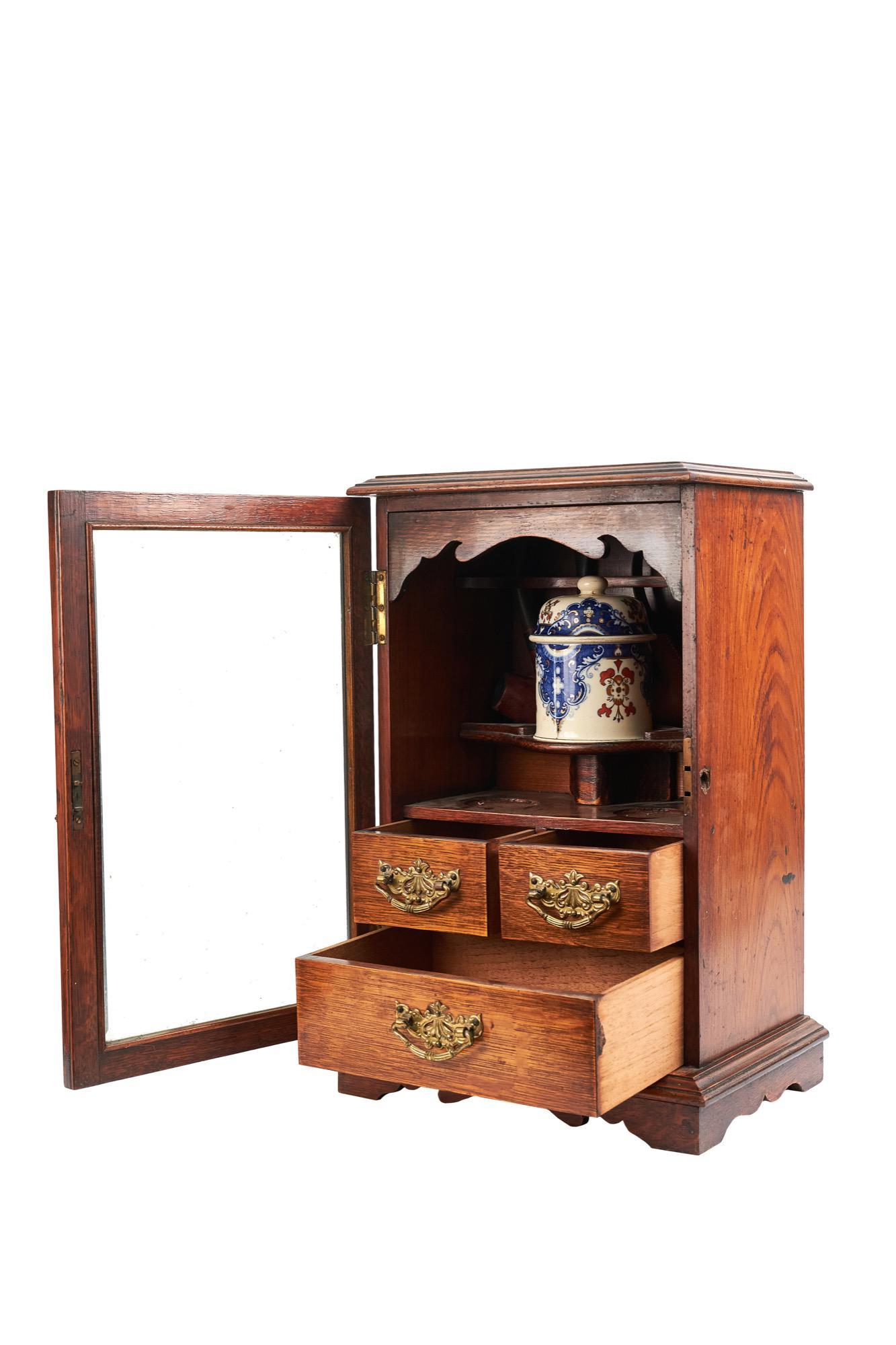 XX secolo Antico armadietto per affumicatori in Oak dorato in vendita