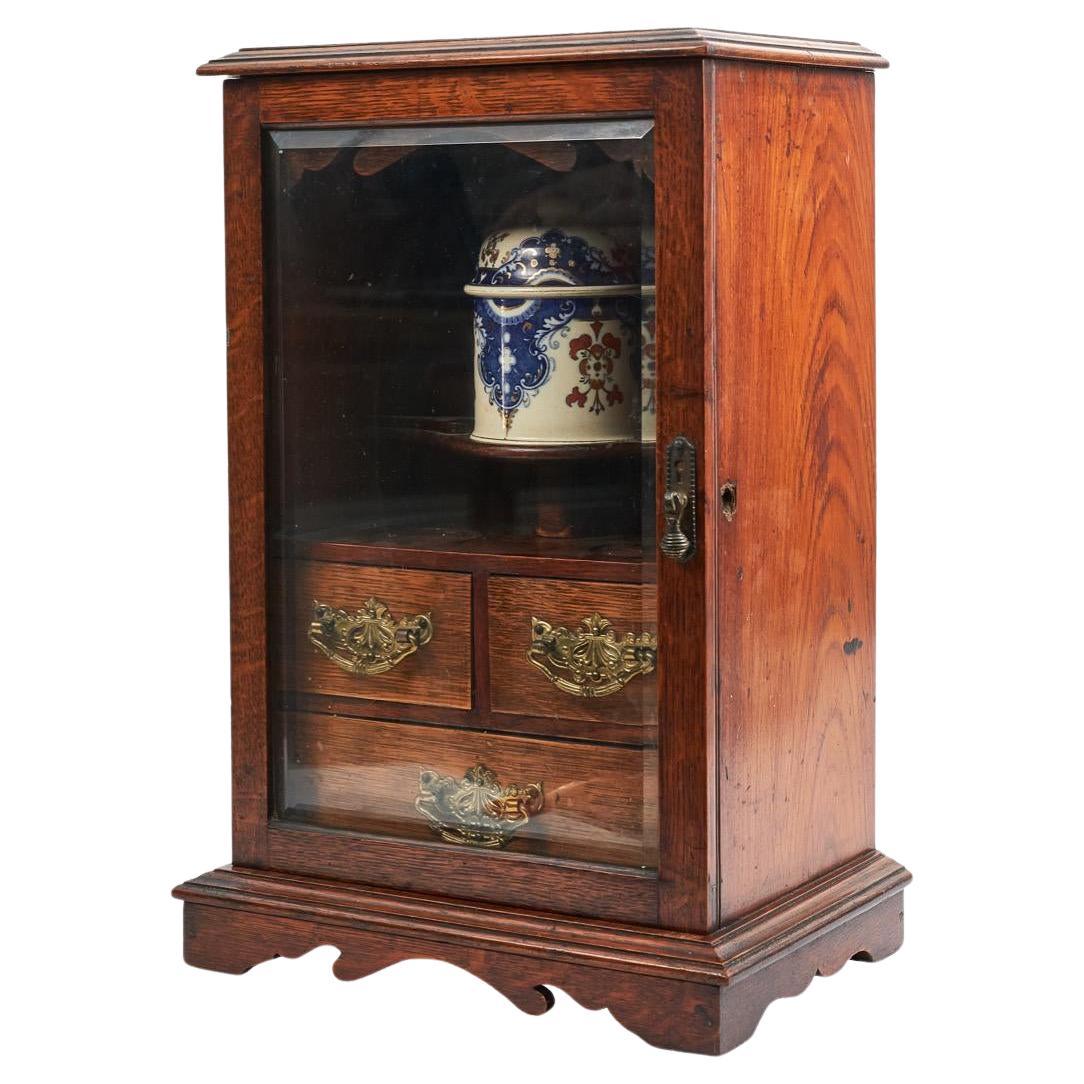 Antiker Rauchschrank aus goldener Eiche