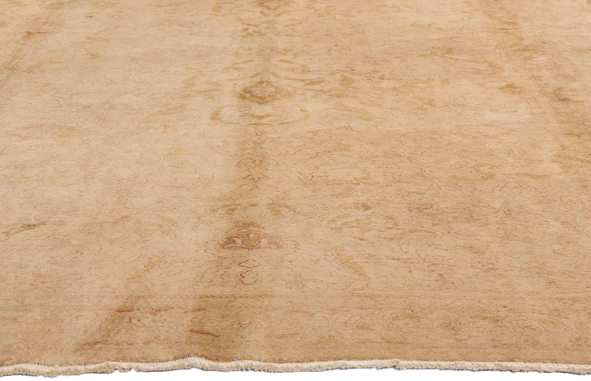 Antique Golden Turkish Oushak Rug with Minimalist Appeal in Soft Muted Colors In Good Condition For Sale In Dallas, TX