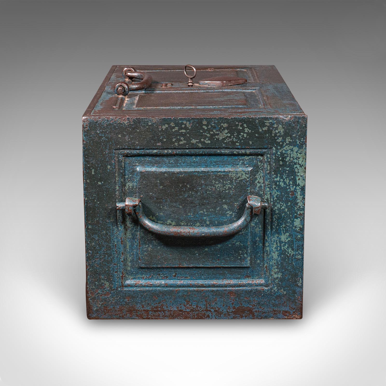 Antiker Goldschmiedetresor, englisch, schwerer Gusseisen-Tresor mit Schloss, viktorianisch (Spätes 19. Jahrhundert) im Angebot