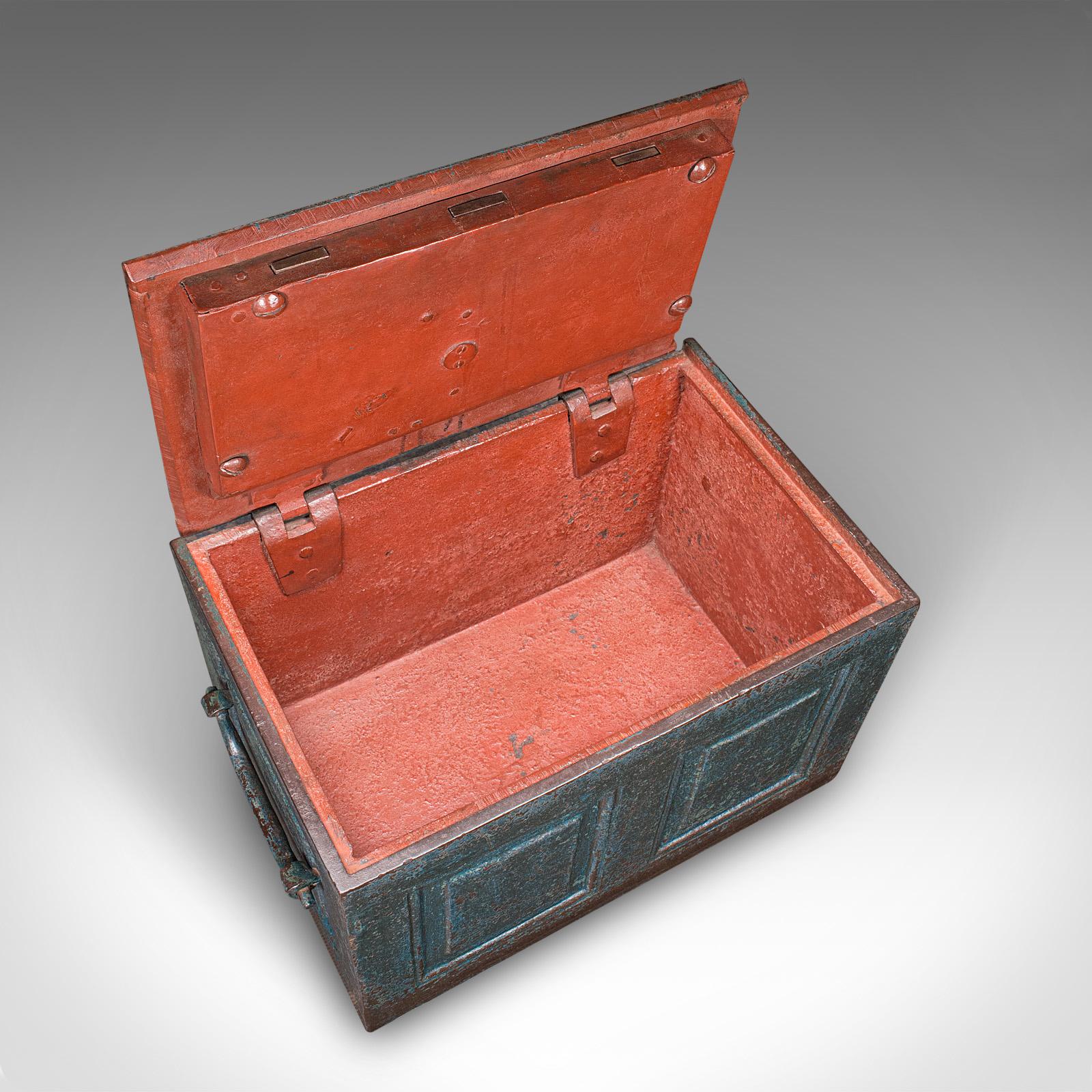 Antiker Goldschmiedetresor, englisch, schwerer Gusseisen-Tresor mit Schloss, viktorianisch im Angebot 1