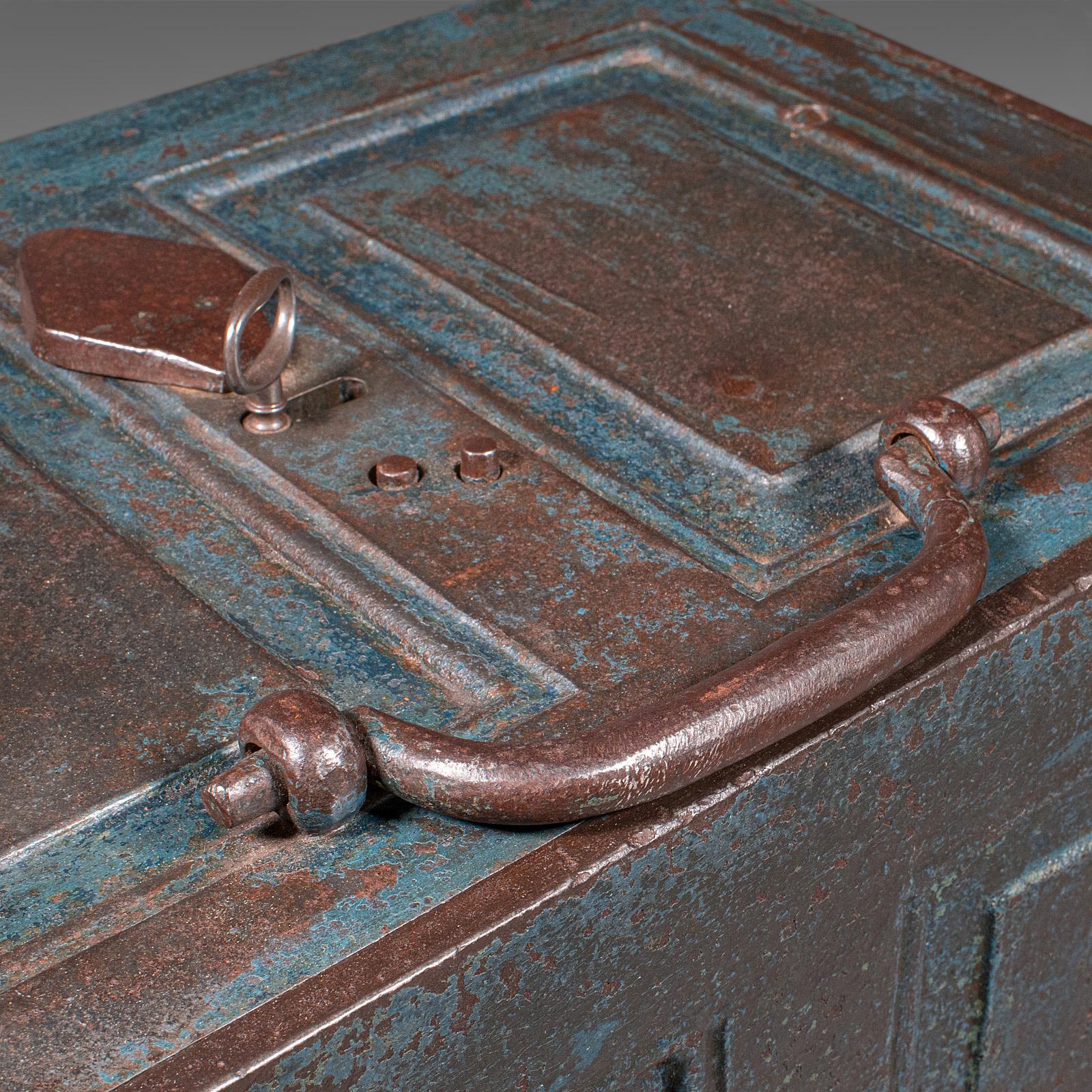 Antiker Goldschmiedetresor, englisch, schwerer Gusseisen-Tresor mit Schloss, viktorianisch im Angebot 2