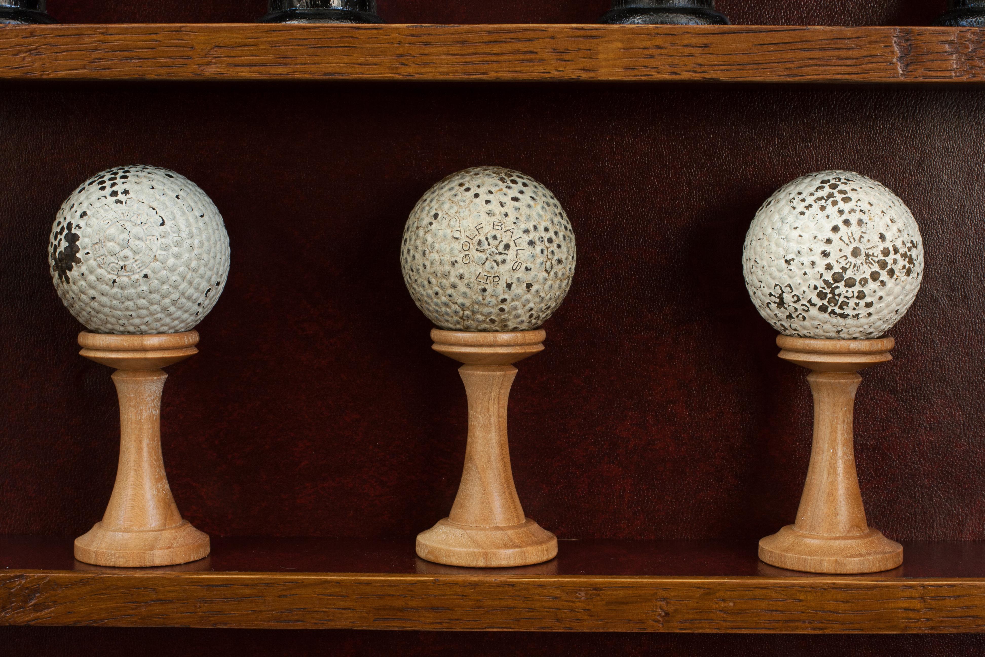 Pelotas de golf antiguas en vitrina en venta 5