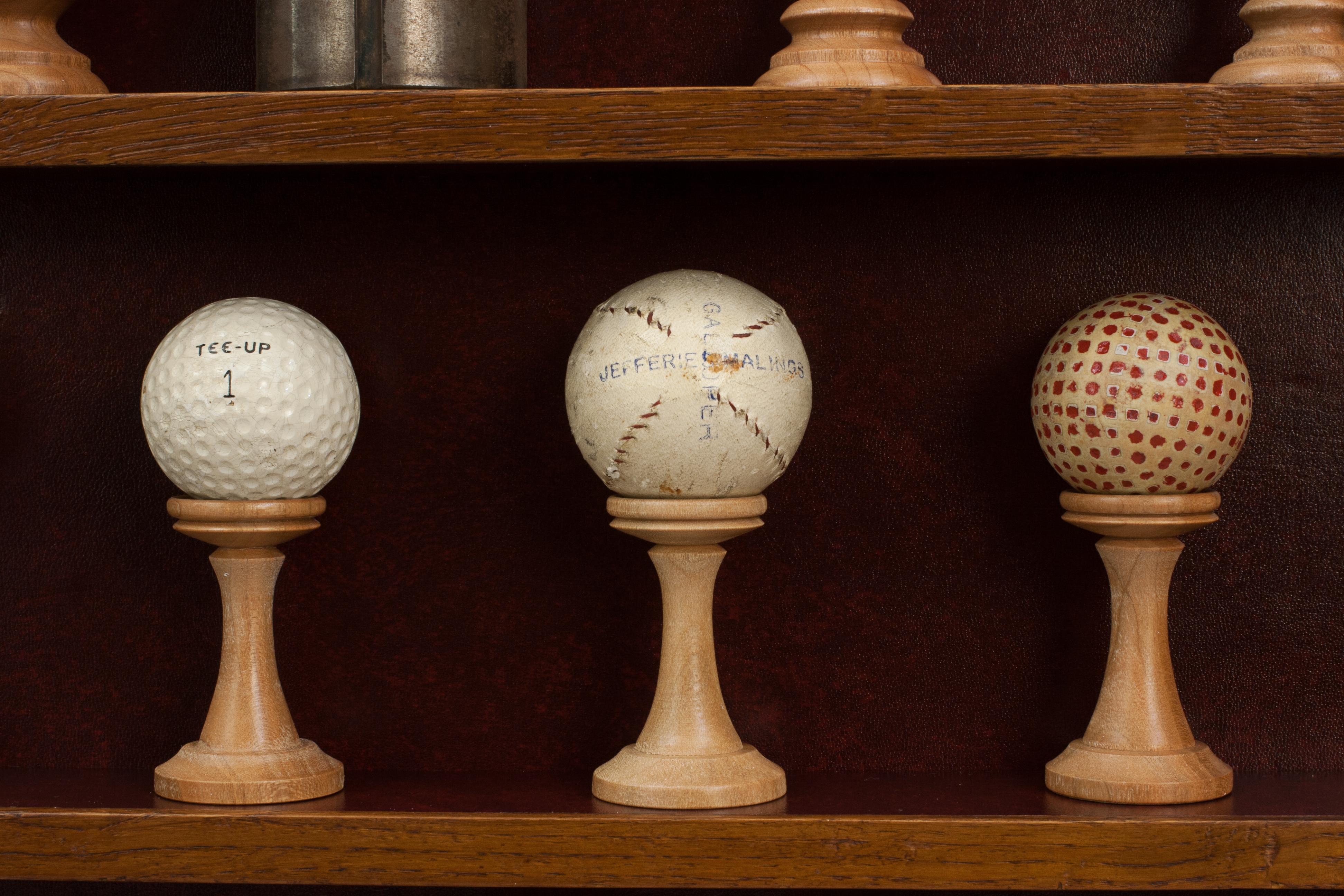 Pelotas de golf antiguas en vitrina en venta 10