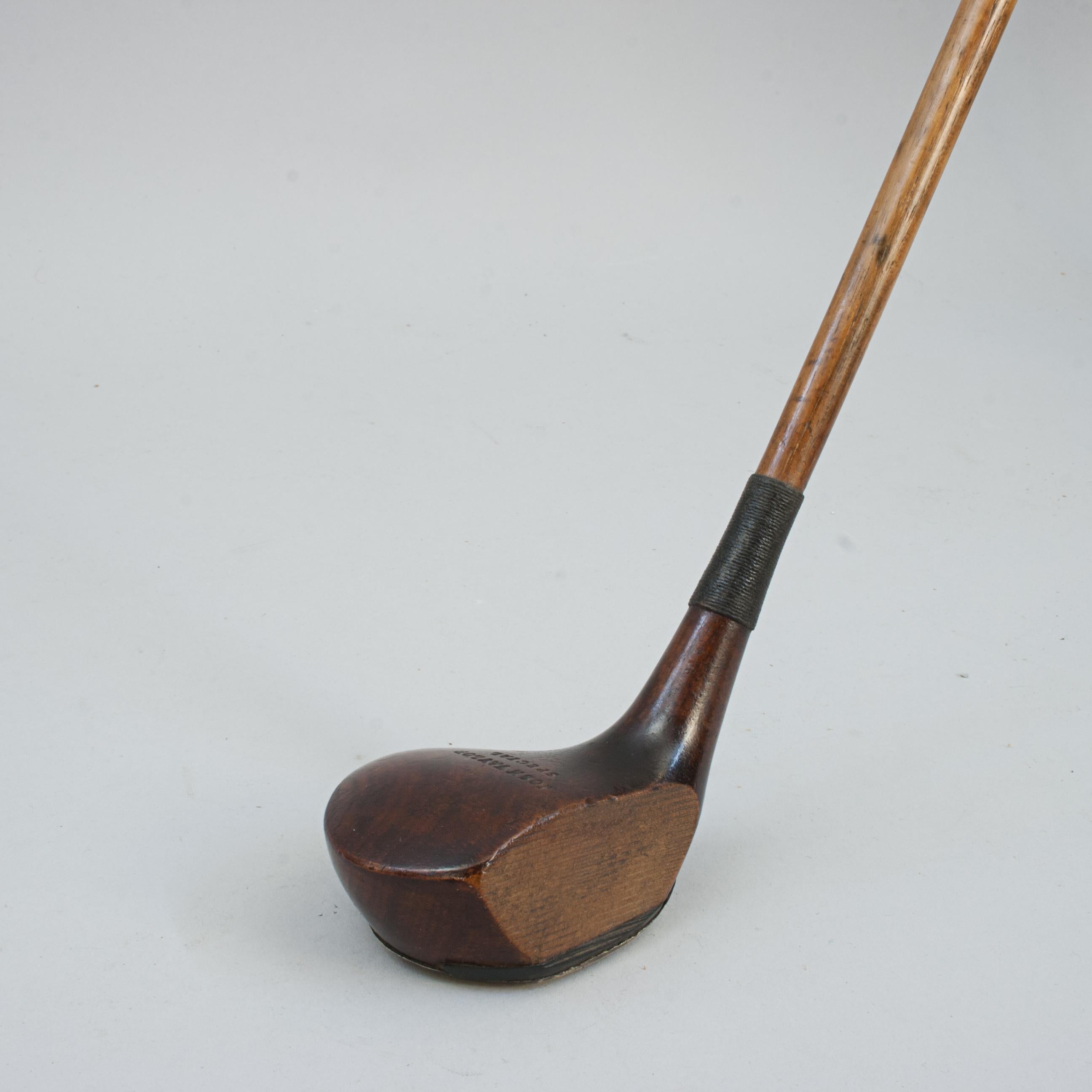 Club de golf antique Hickory Brassie Par Josh Taylor.
Un beau bois de club de golf de Josh Taylor (frère de John Henry 