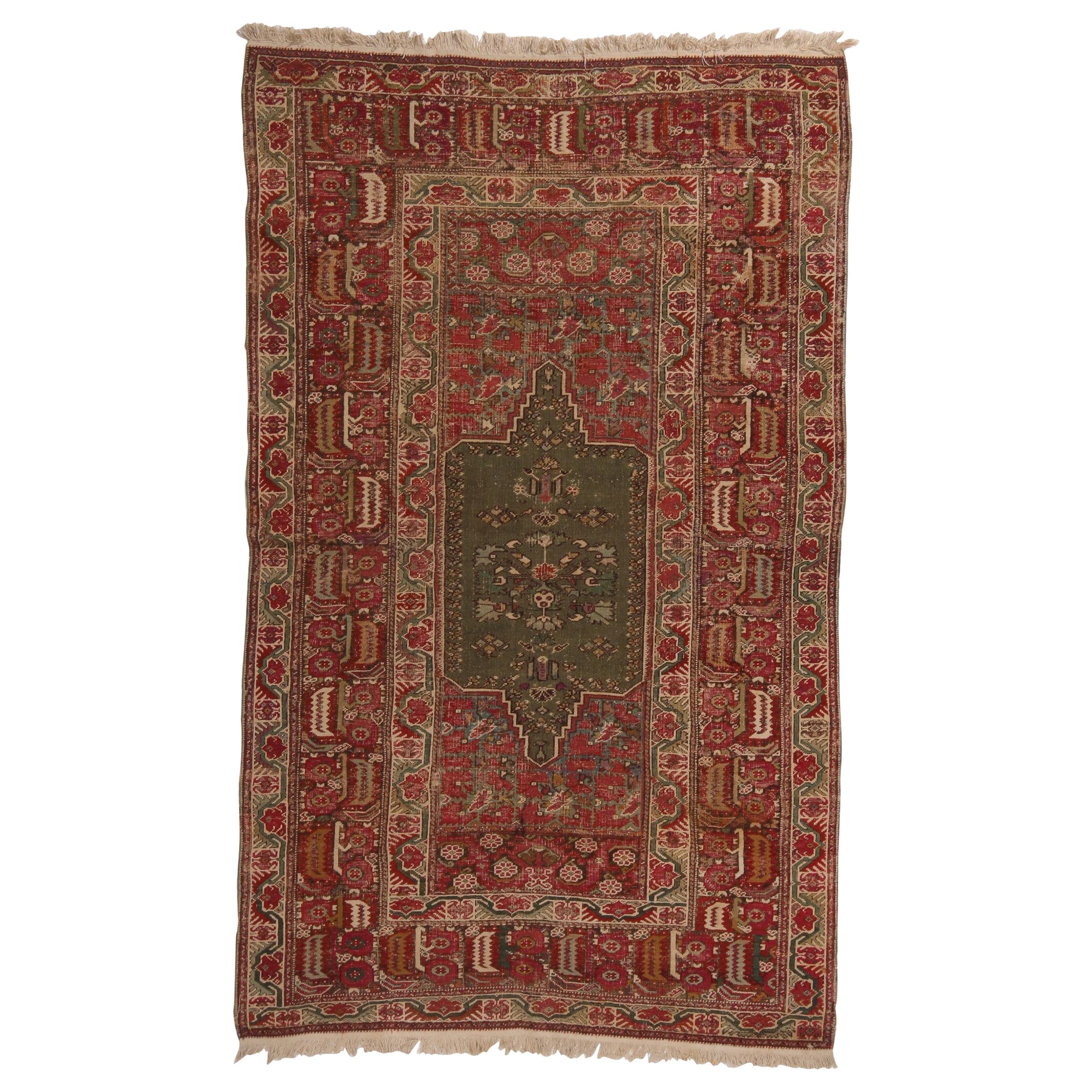 Alfombra tradicional antigua Gordes de lana roja y verde salvia by Rug & Kilim