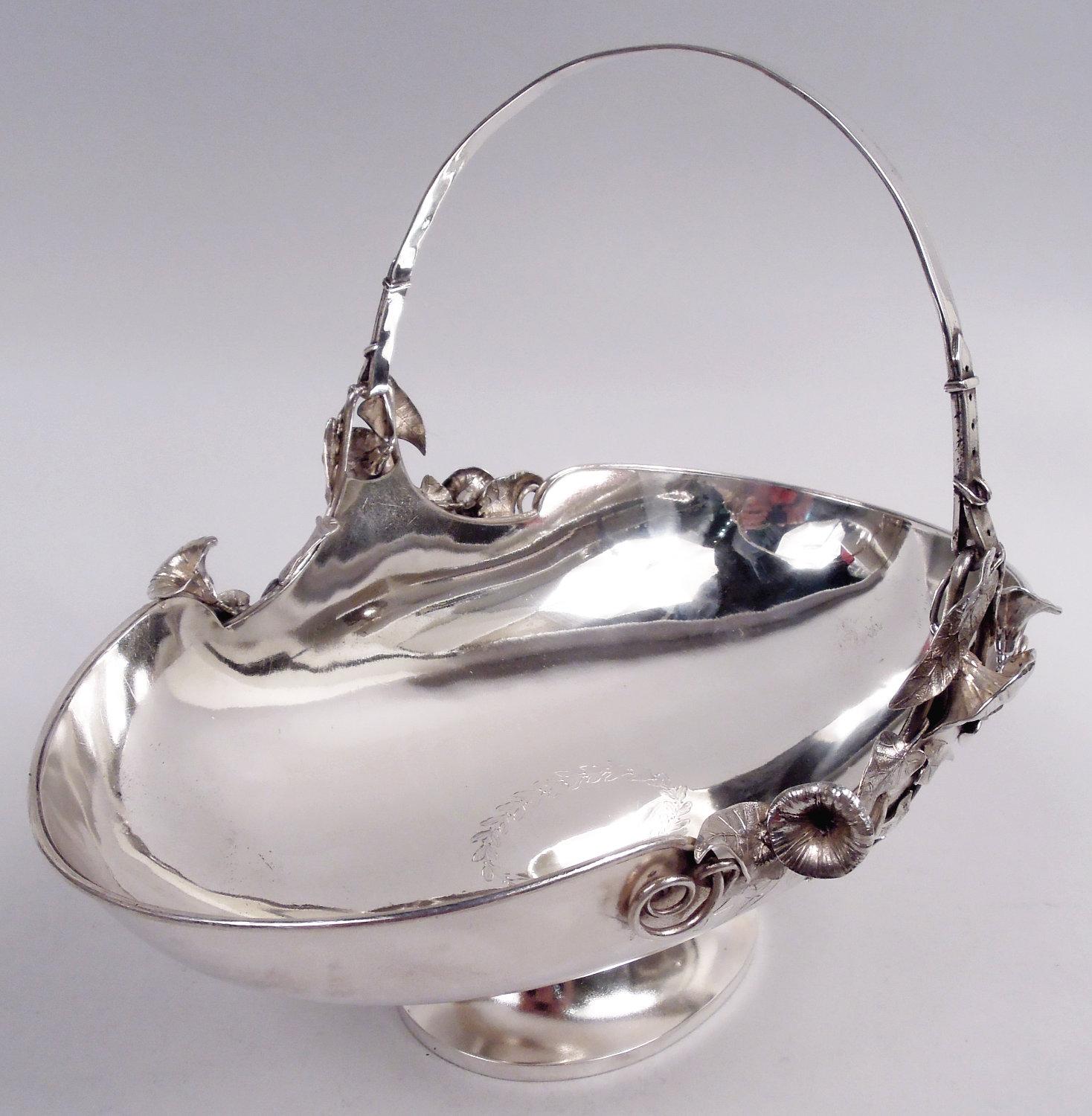 Mouvement esthétique Panier à nénuphar en argent sterling antique Gorham Aesthetic de 1874 en vente