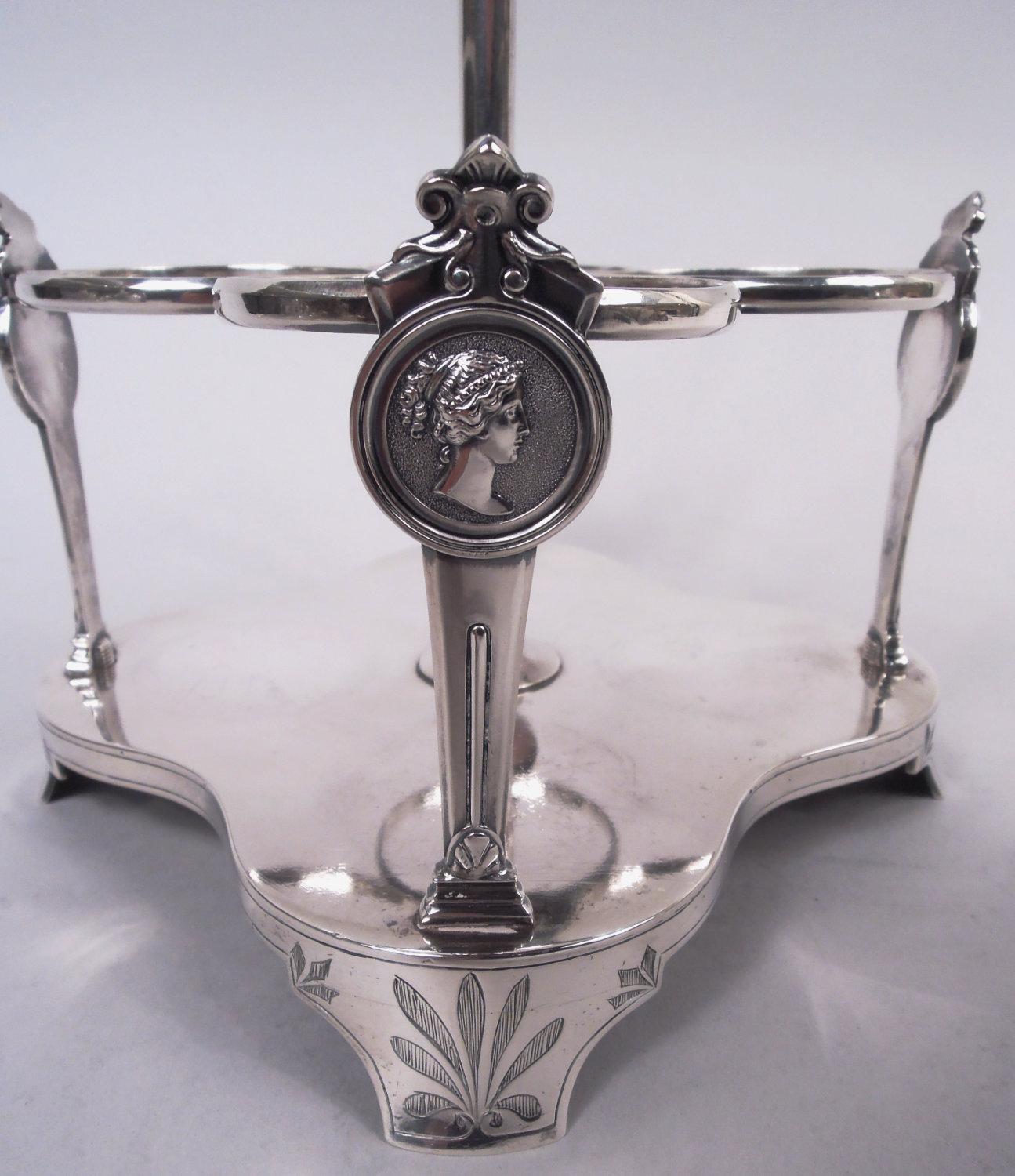 Antico portacucina in argento Gorham Coin con medaglione classico In condizioni buone in vendita a New York, NY