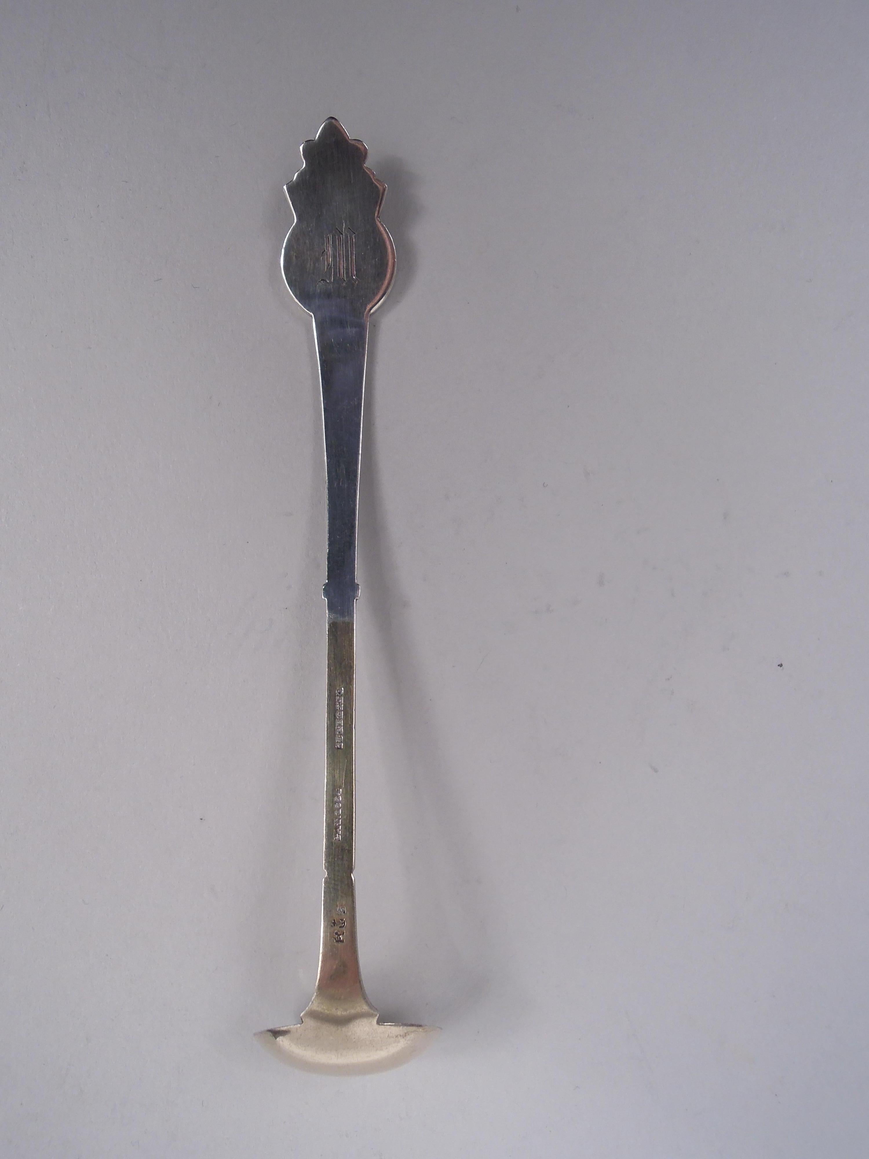 Antico portacucina in argento Gorham Coin con medaglione classico in vendita 1