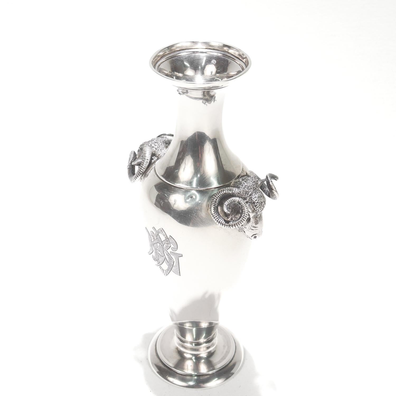 Vaso antico Gorham Coin Silver Greek Revival con manici figurati a testa di ariete in vendita 3