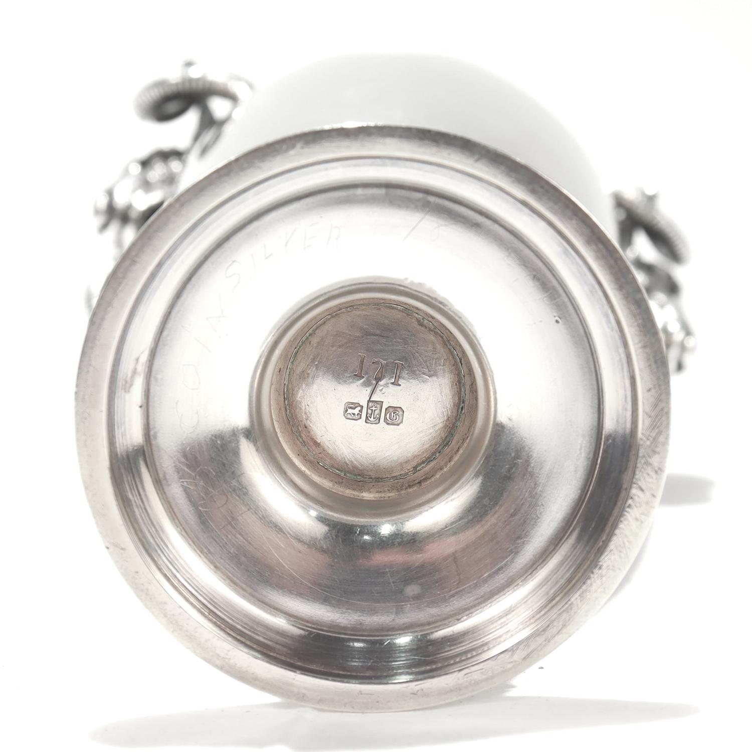 Vaso antico Gorham Coin Silver Greek Revival con manici figurati a testa di ariete in vendita 5
