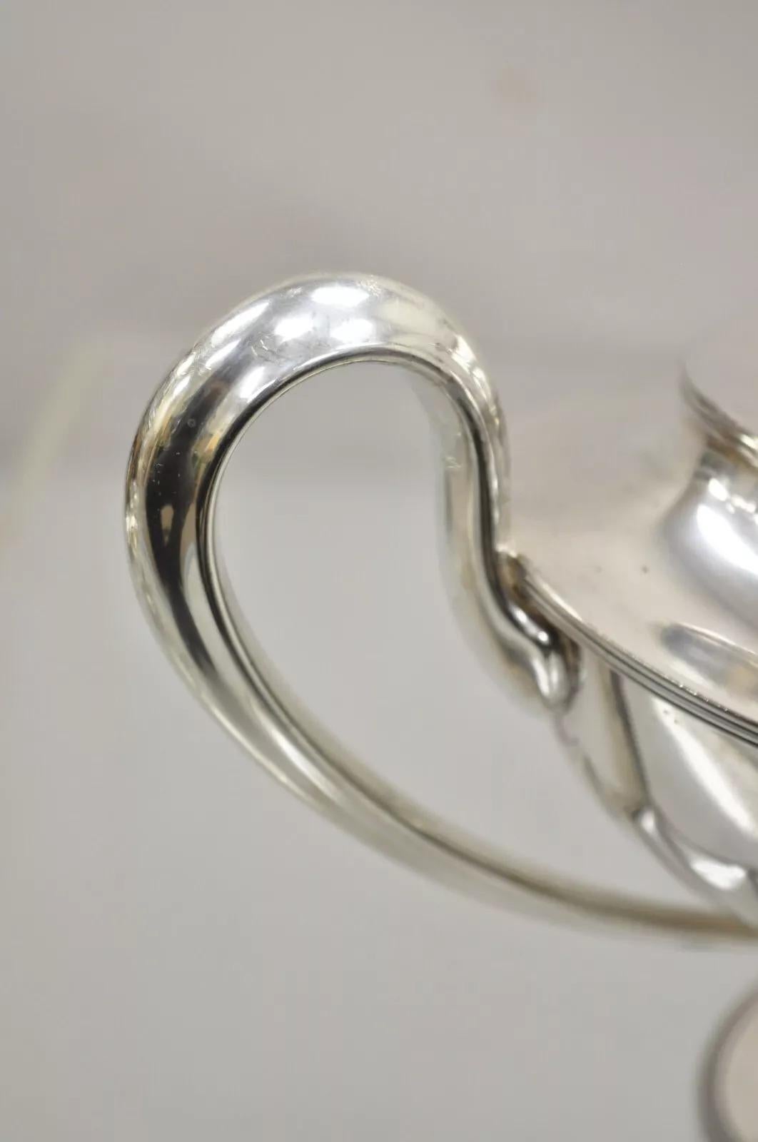 Antique soupière de saucière couverte d'urne de trophée en métal argenté Gorham Edwardian en vente 4