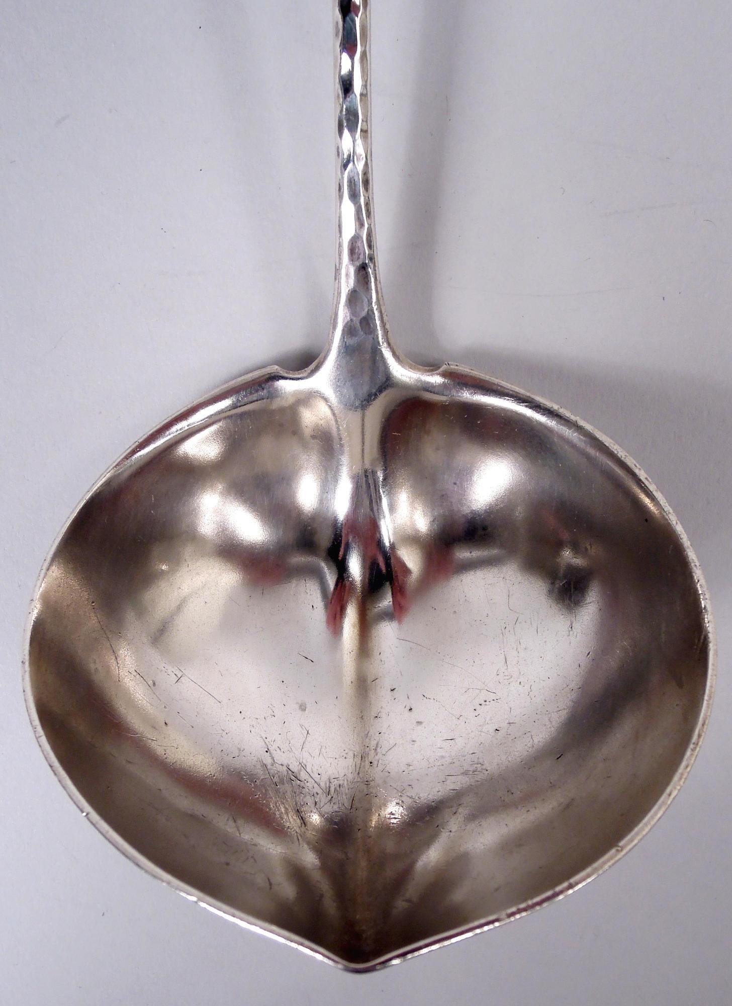 Antiguo cucharón de ostras Gorham de plata de ley con mezcla de metales japoneses en Bueno estado para la venta en New York, NY