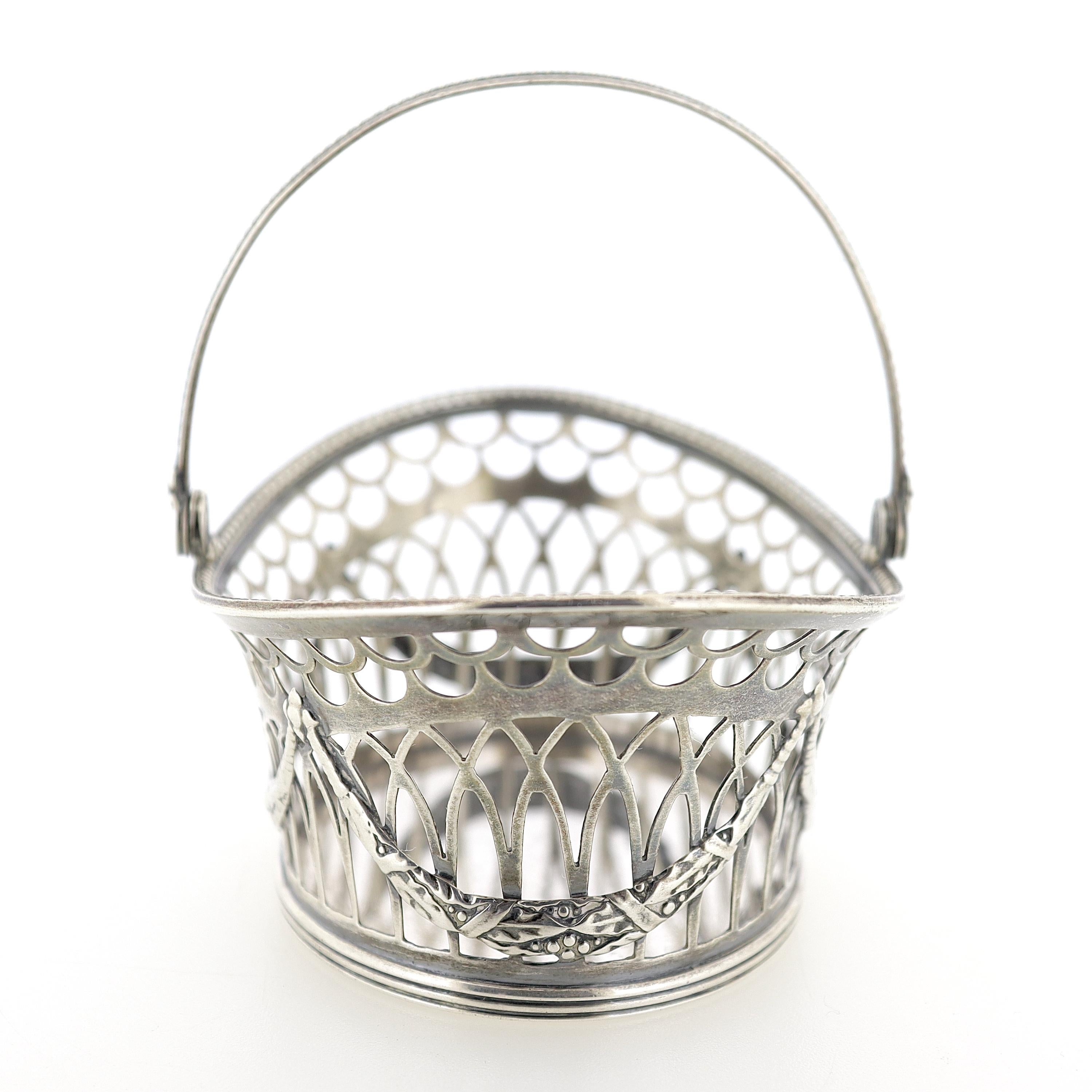 Antique Gorham Reticulated Sterling Silver Miniature Basket In Good Condition For Sale In Philadelphia, PA