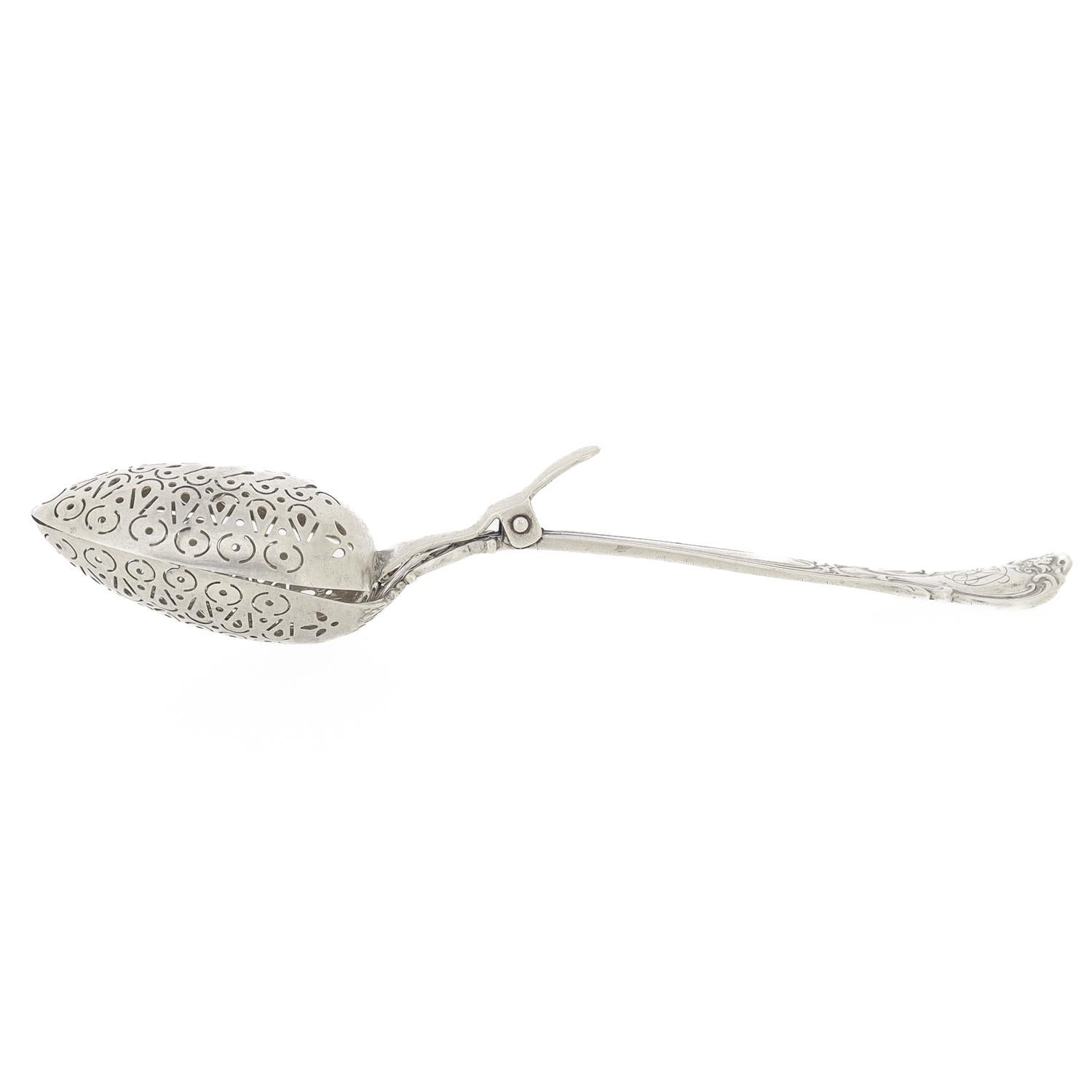 A fine American silver tea infuser spoon

In sterling silver.

By Gorham.

In the Chantilly pattern.

Marked to the reverse with Gorham's maker's mark / Pat 95 / Sterling / B375.

Simply a wonderful spoon from Gorham!

Date:
20th Century

Overall