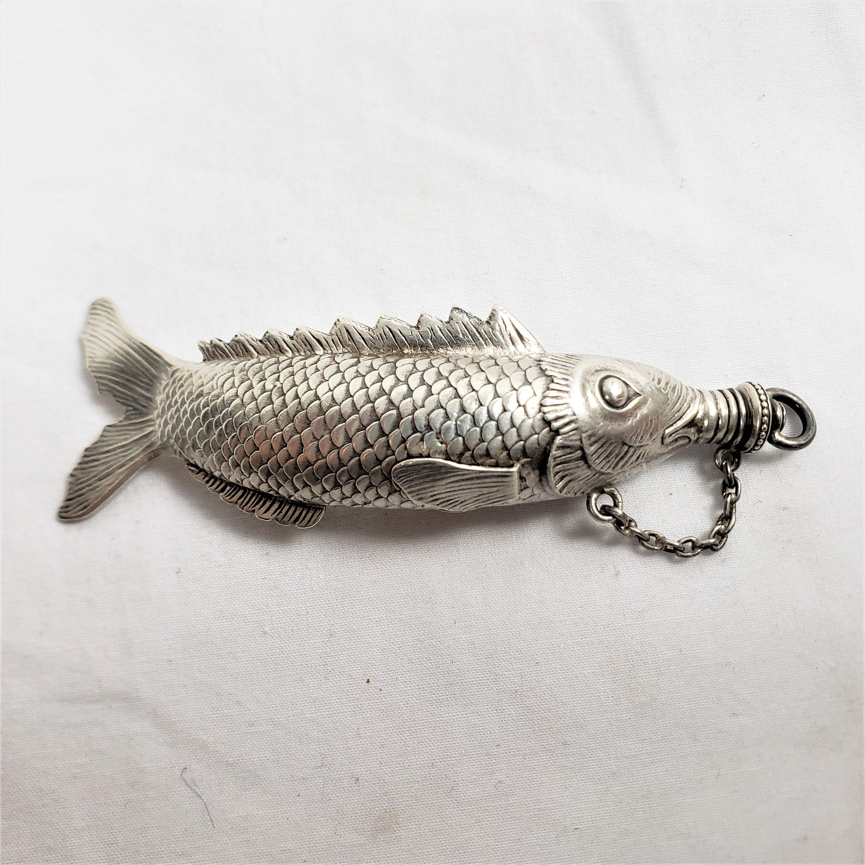 Fait main Antique flacon de parfum ou de parfum en argent sterling figuré en forme de poisson Gorham en vente