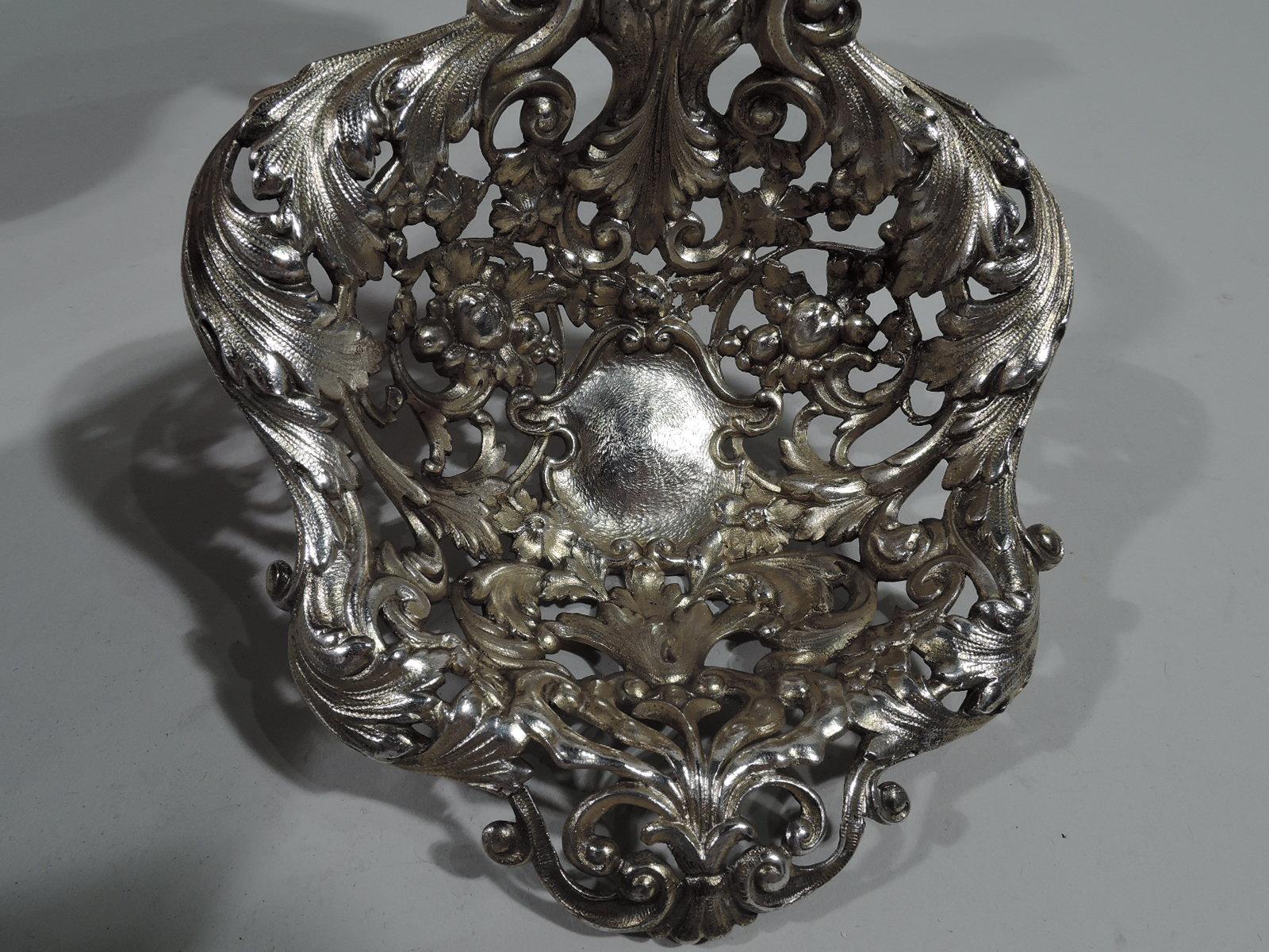 Antique Gorham Sterling Silver Strapwork and Flowers Bonbon Scoop In Excellent Condition In New York, NY
