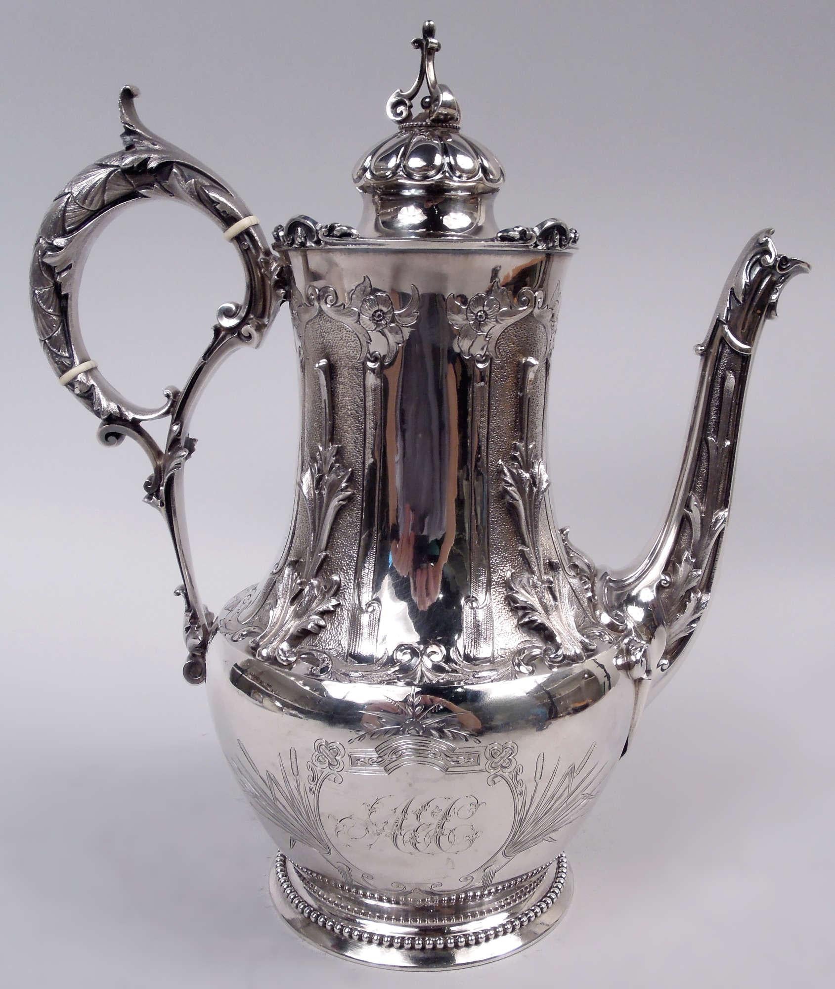 Antique Gorham Victorian Gothic Classical Coin Silver Coffeepot en Bueno estado para la venta en New York, NY