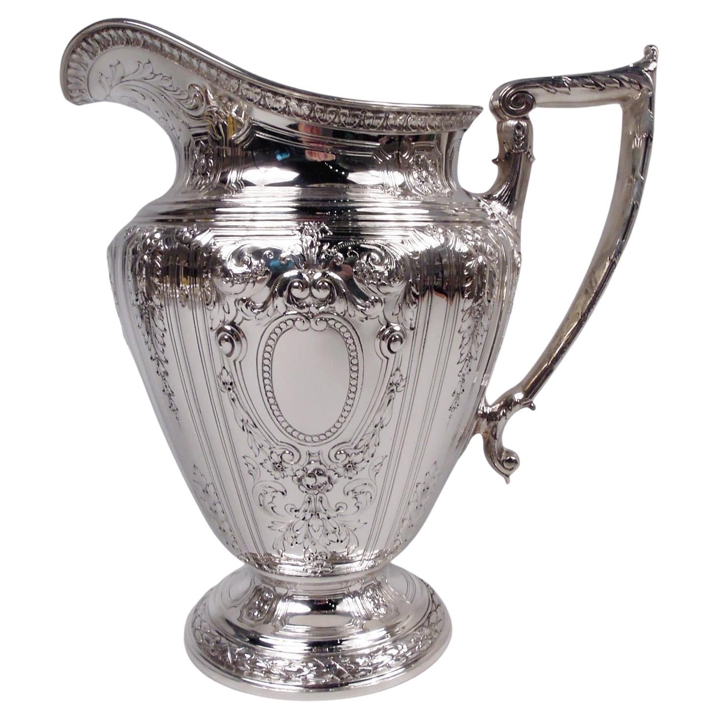 Antica brocca d'acqua Gorham con l'apprezzabile motivo Maintenon del 1929 in vendita