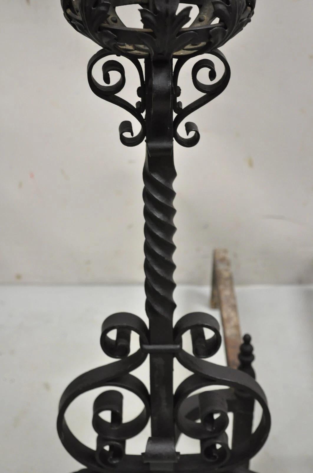 Antiguo Gótico Artes y Oficios Grande de hierro forjado Chimenea Andirons w / Bar - Set en venta 1