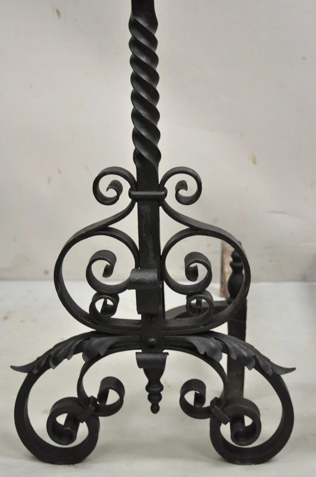 Antiguo Gótico Artes y Oficios Grande de hierro forjado Chimenea Andirons w / Bar - Set en venta 2