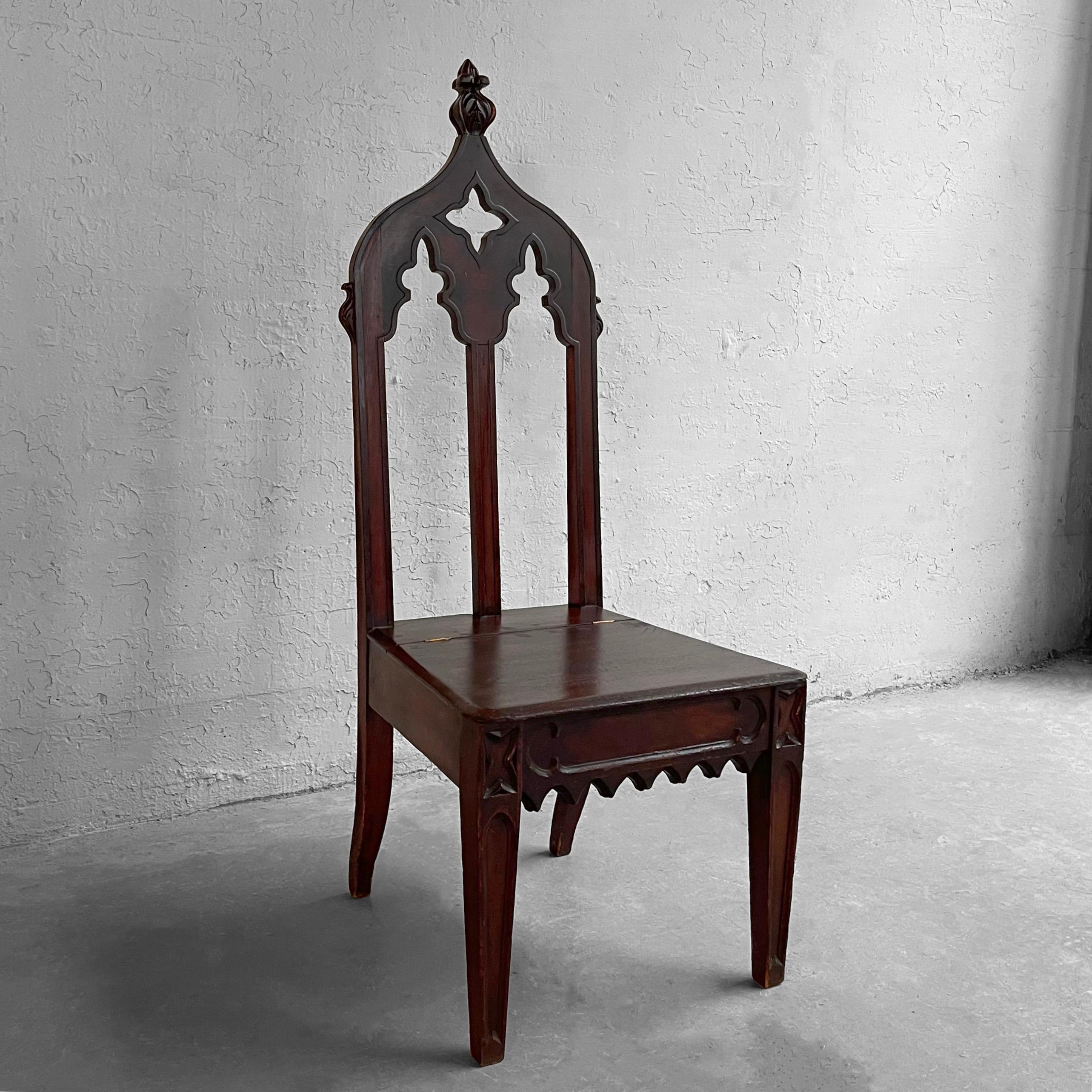 Antique Gothic Carved Mahogany Church Chair In Good Condition In Brooklyn, NY