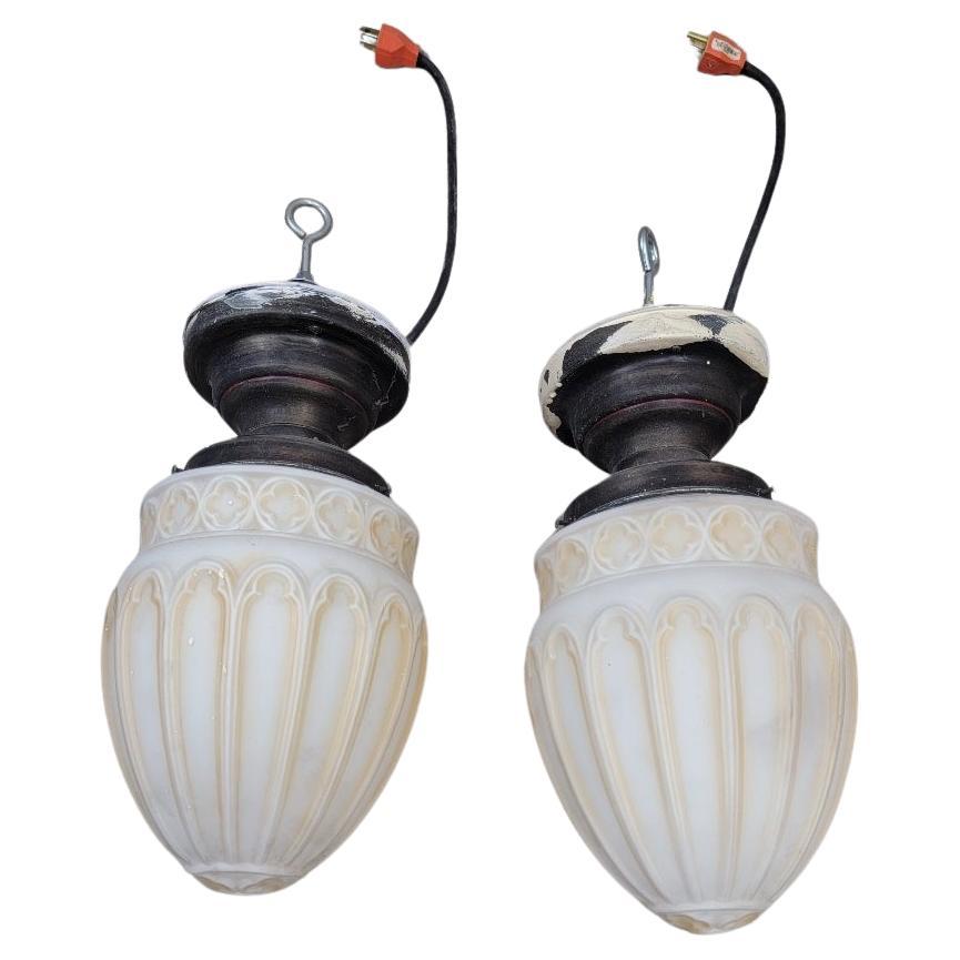 Antike viktorianische Milchglas-Pendelleuchten - 2er-Set
