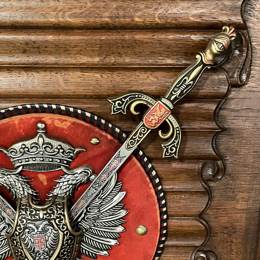 Ancienne plaque gothique avec épées et aigle à double tête en vente 4